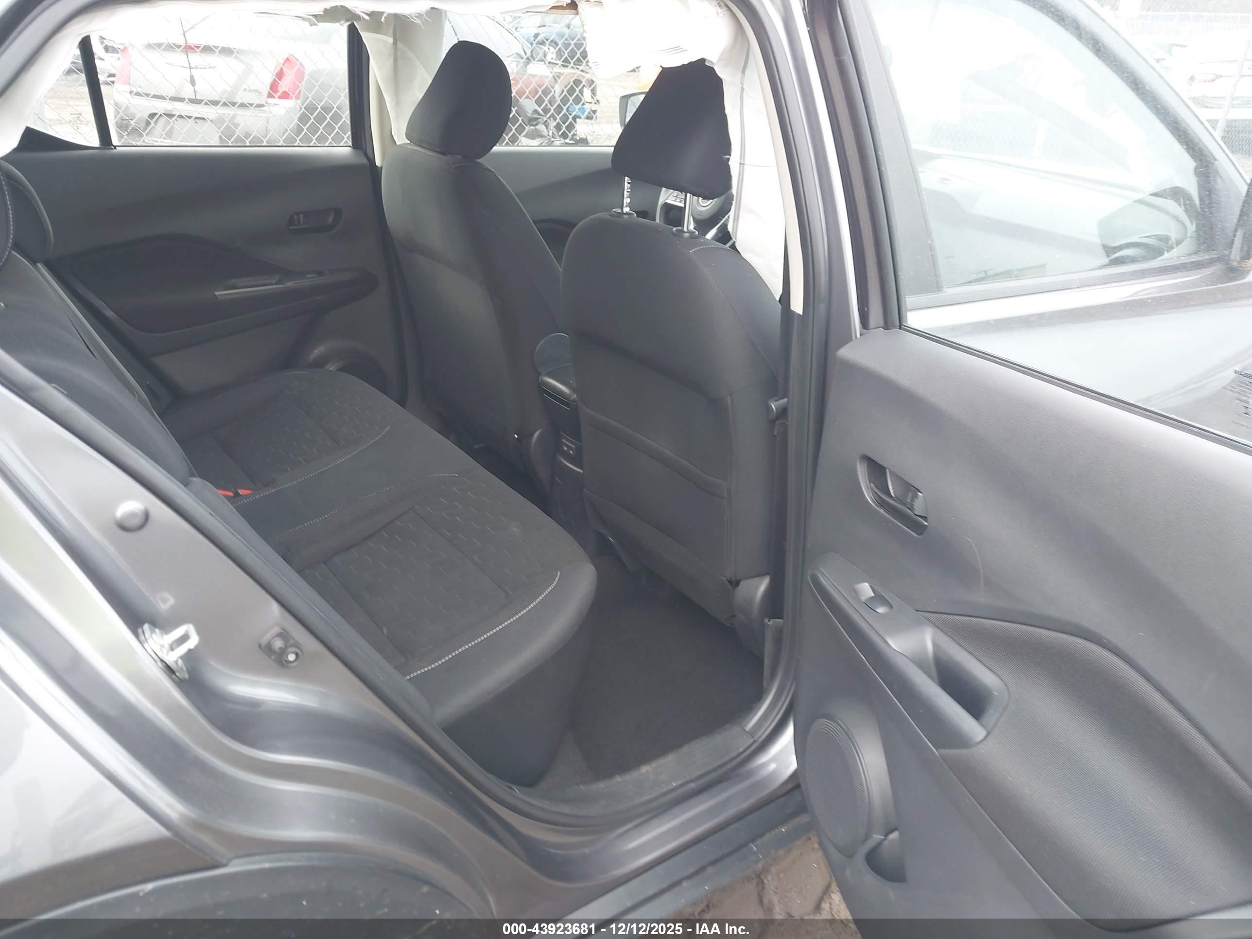 NISSAN KICKS image 8