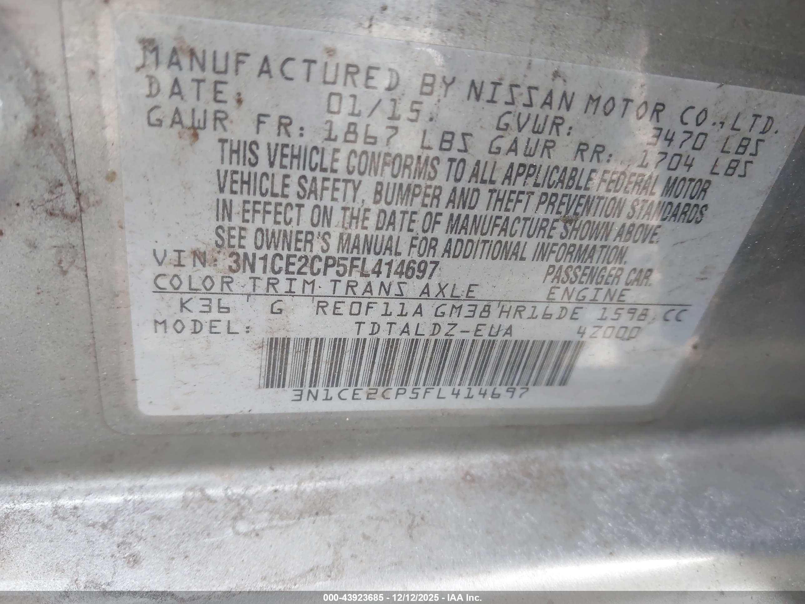 NISSAN VERSA image 9