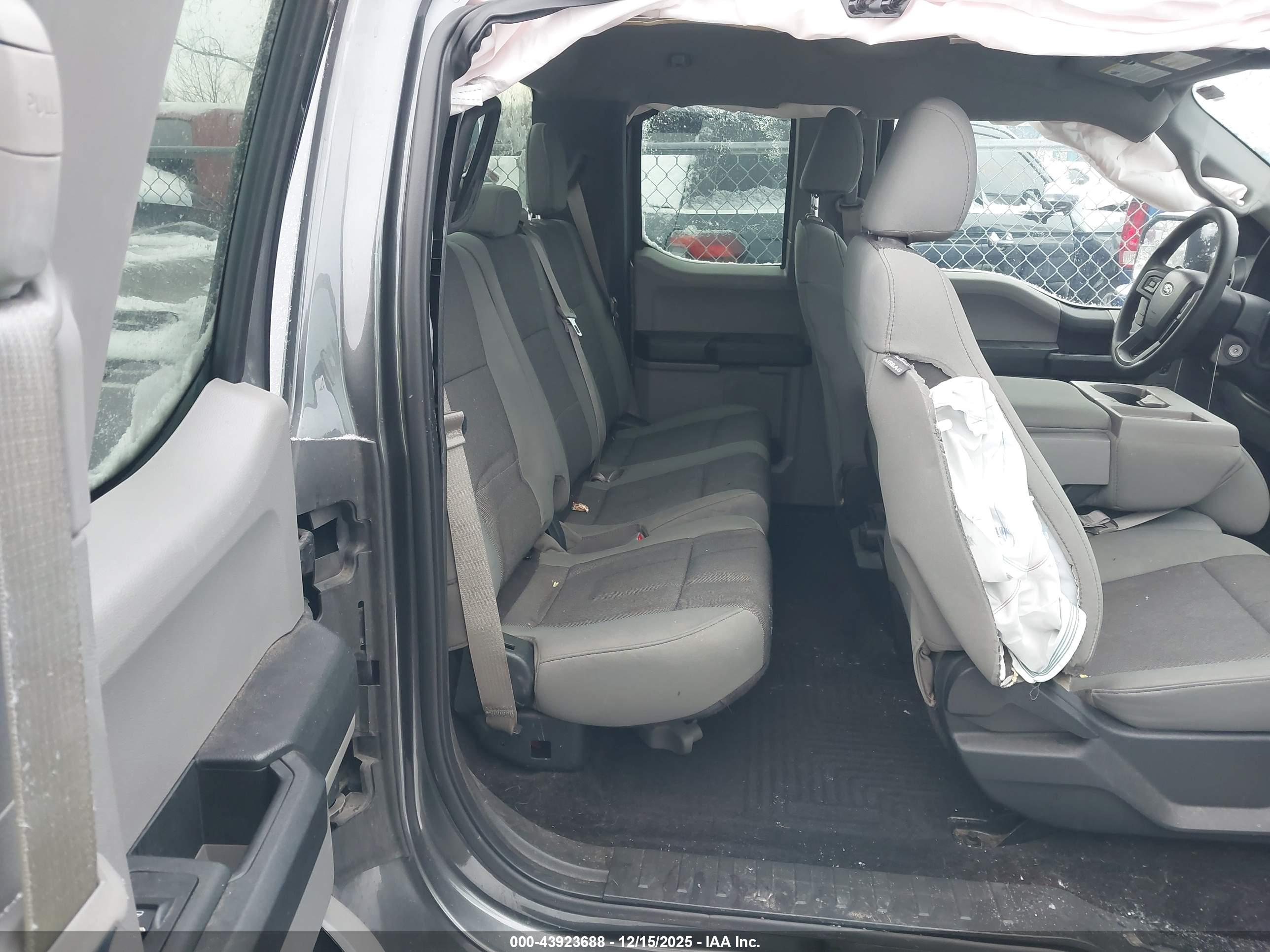FORD F-150 image 8