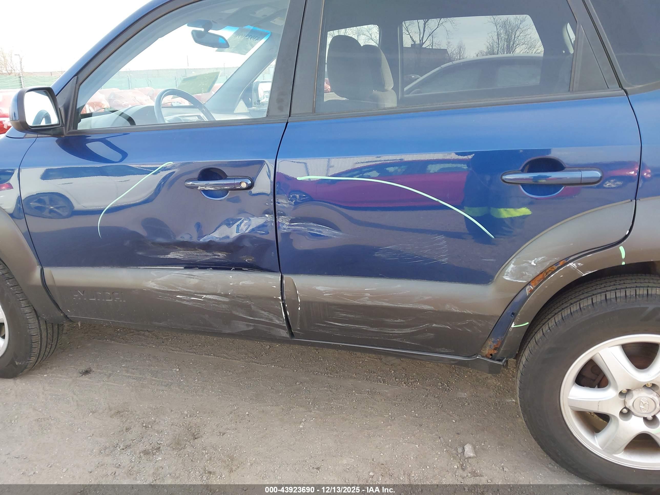 HYUNDAI TUCSON image 6