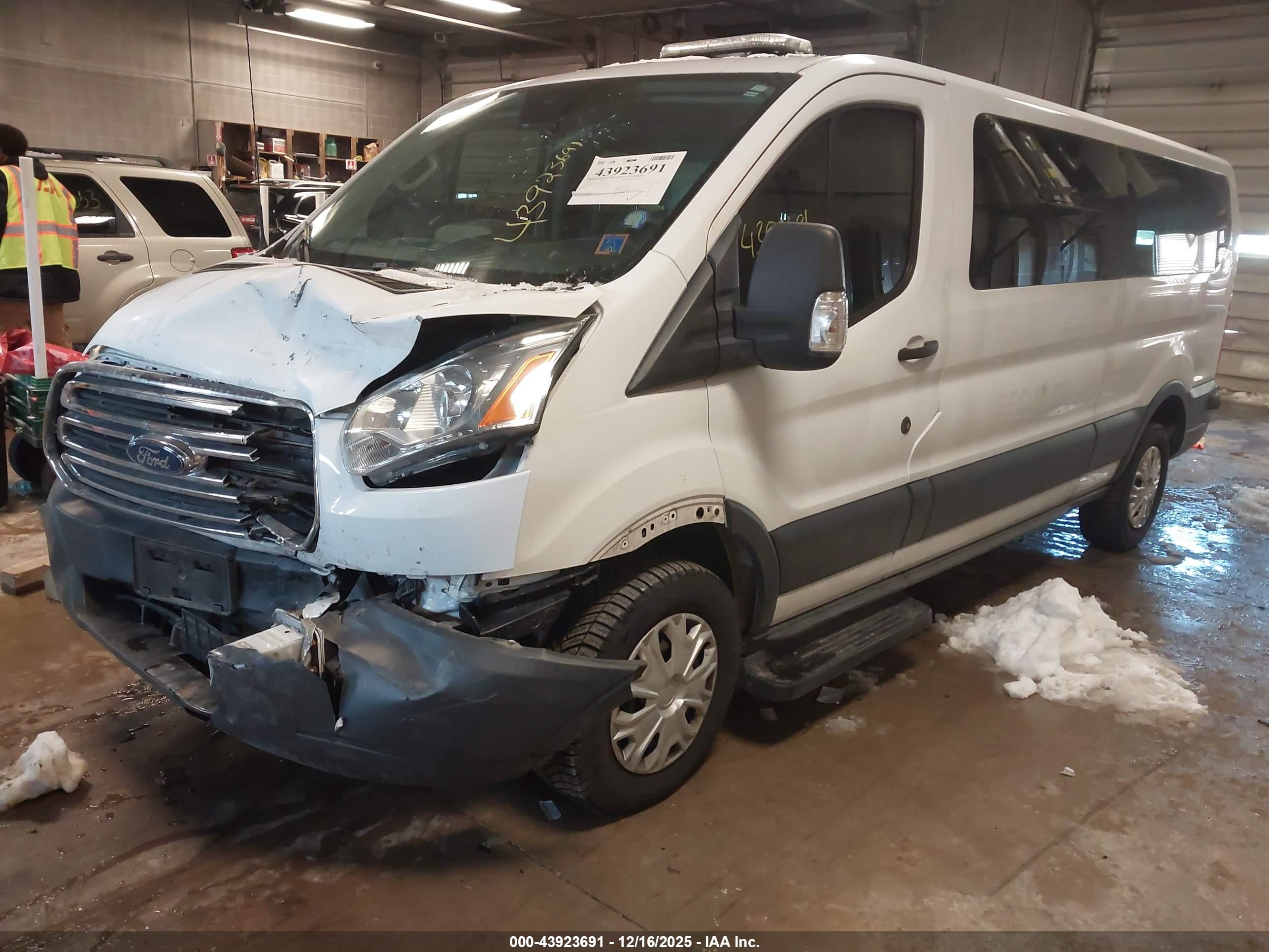 FORD TRANSIT-350 image 2