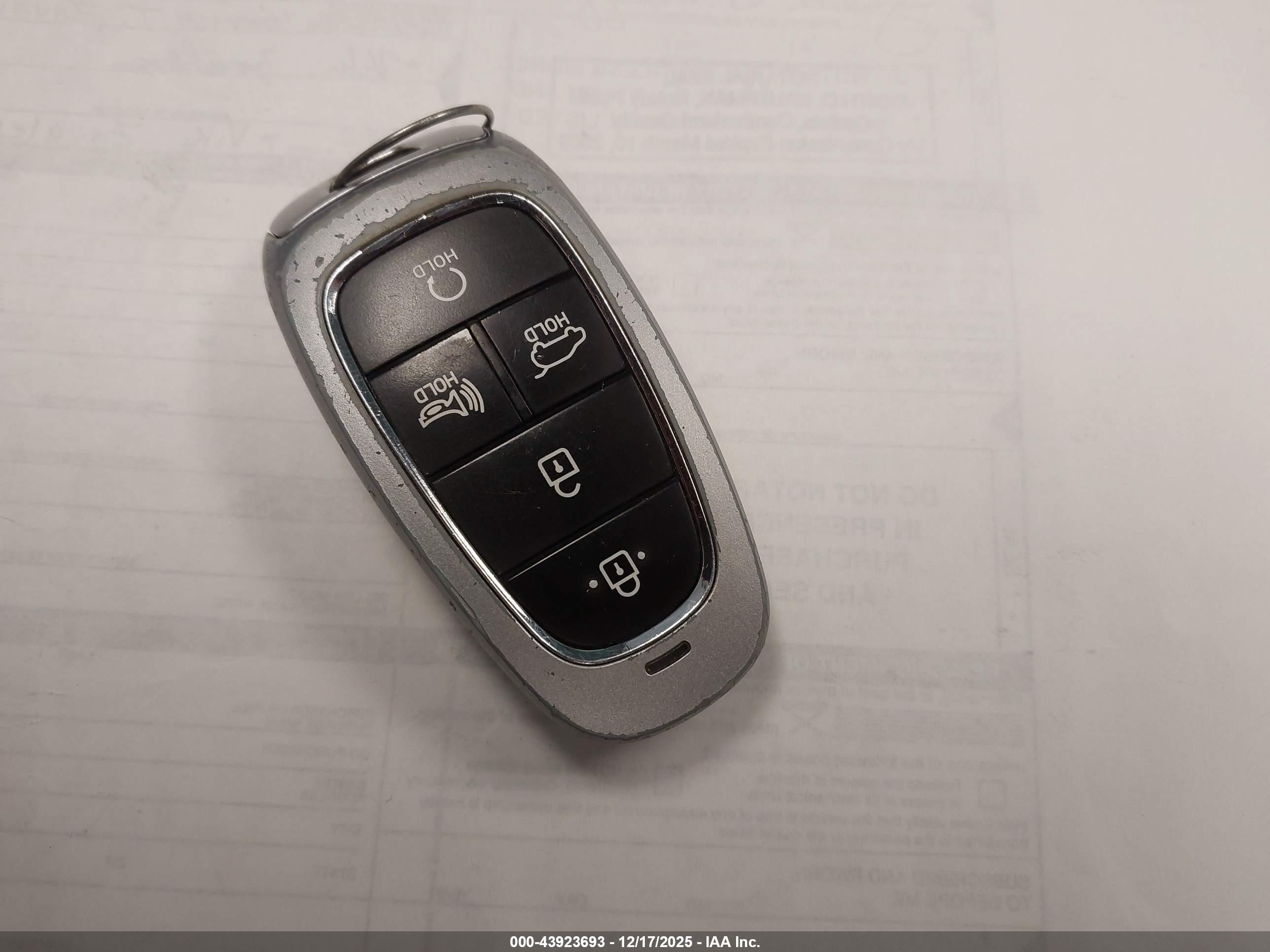 HYUNDAI TUCSON image 11