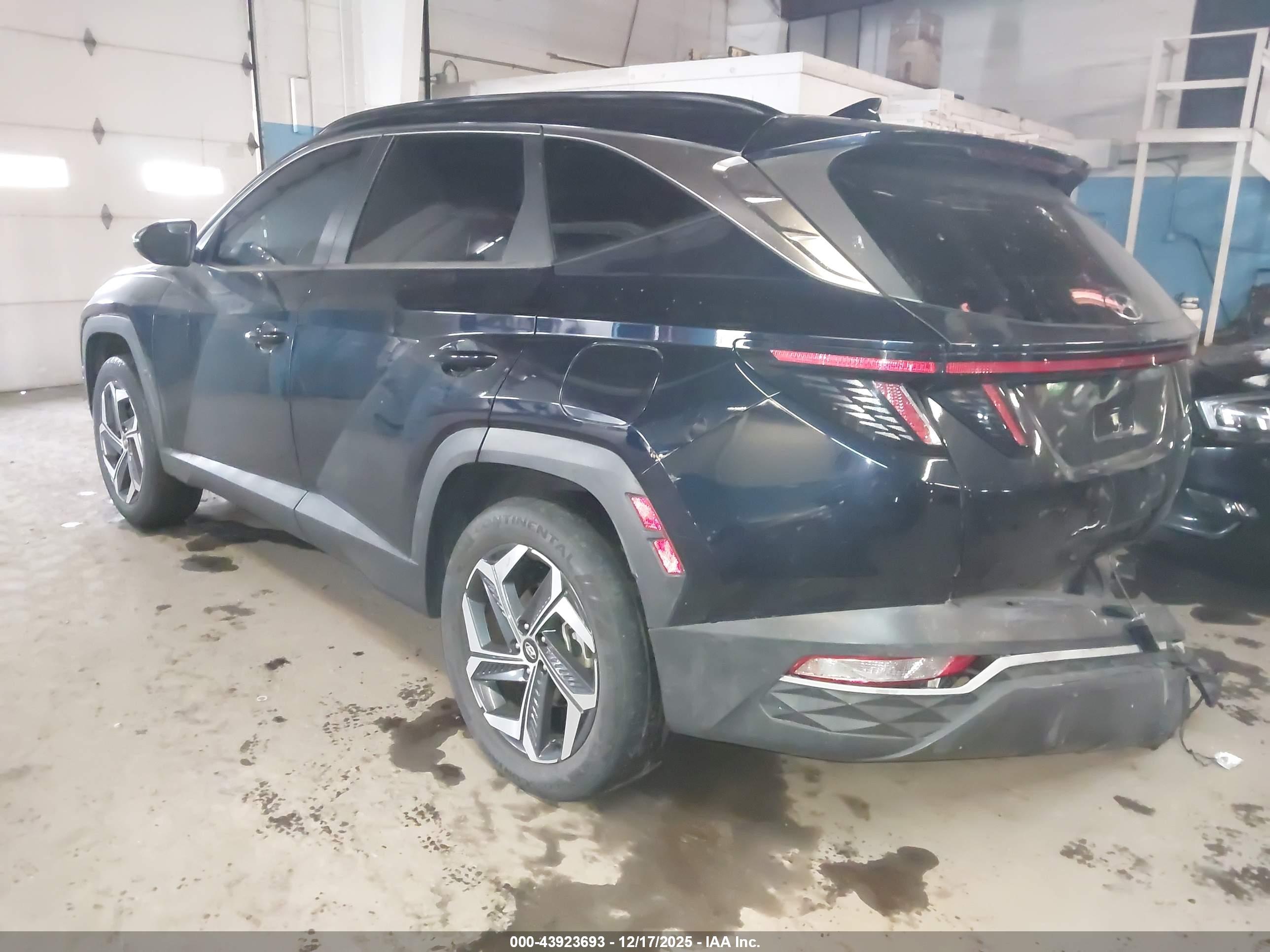 HYUNDAI TUCSON image 3