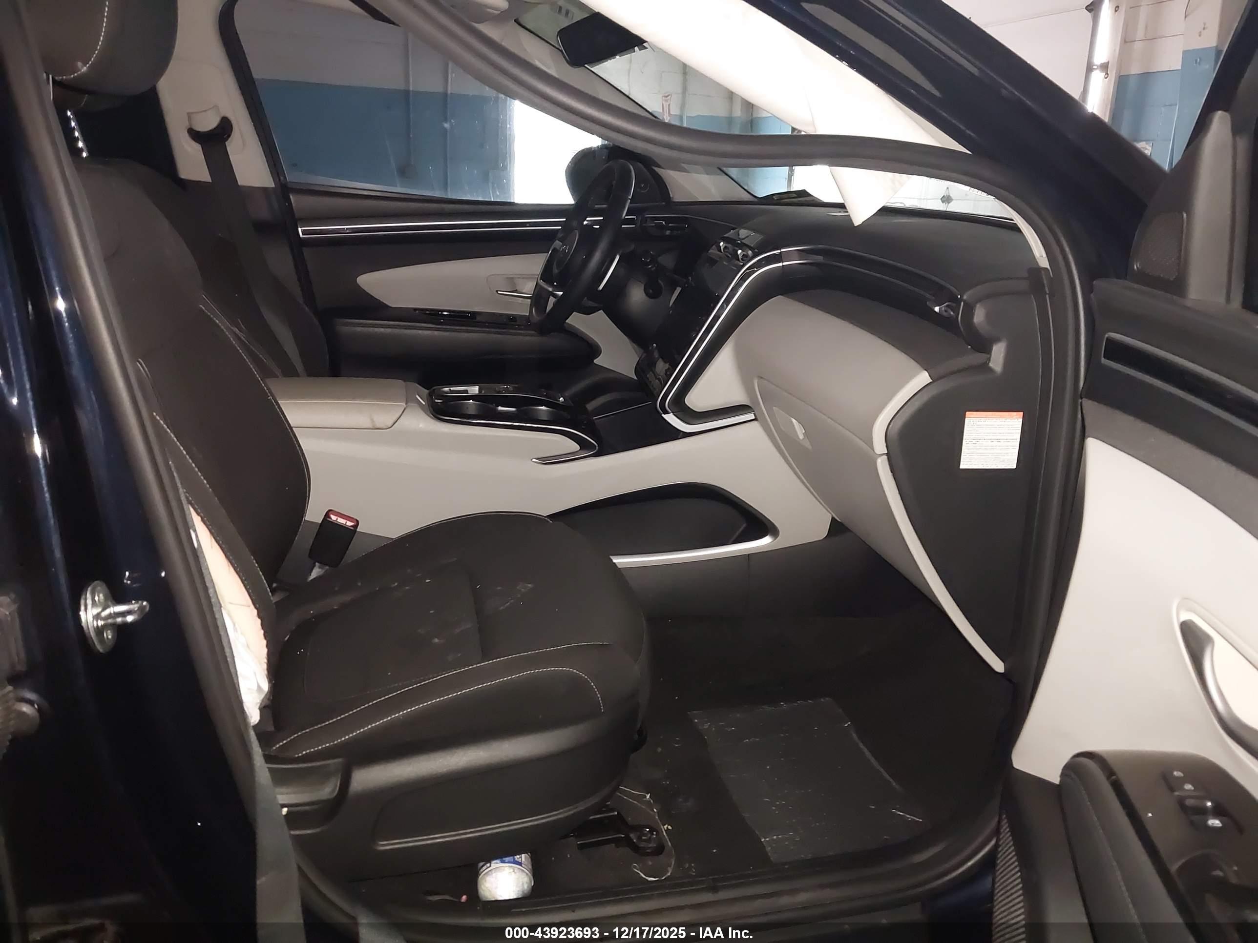 HYUNDAI TUCSON image 5