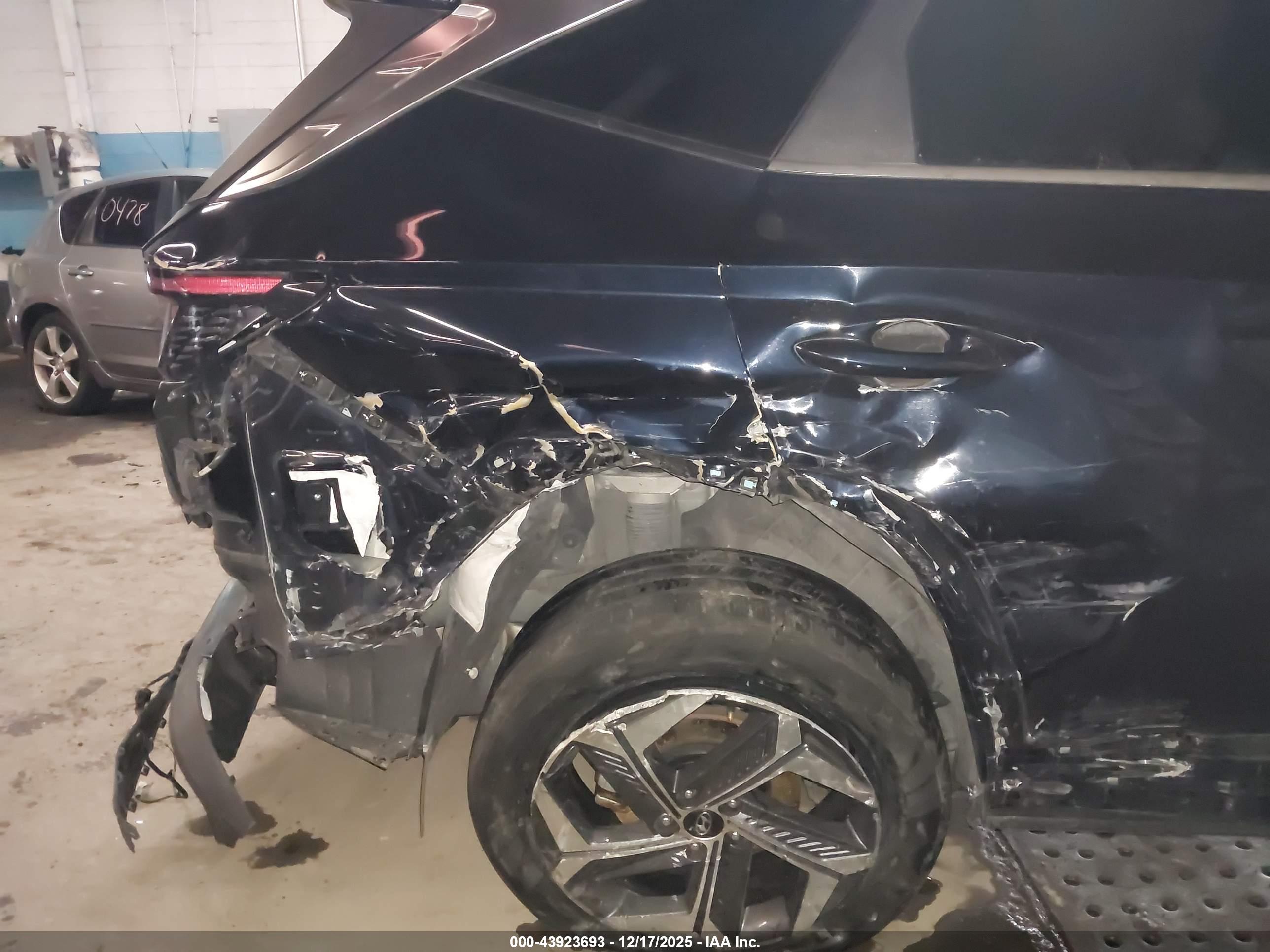 HYUNDAI TUCSON image 6