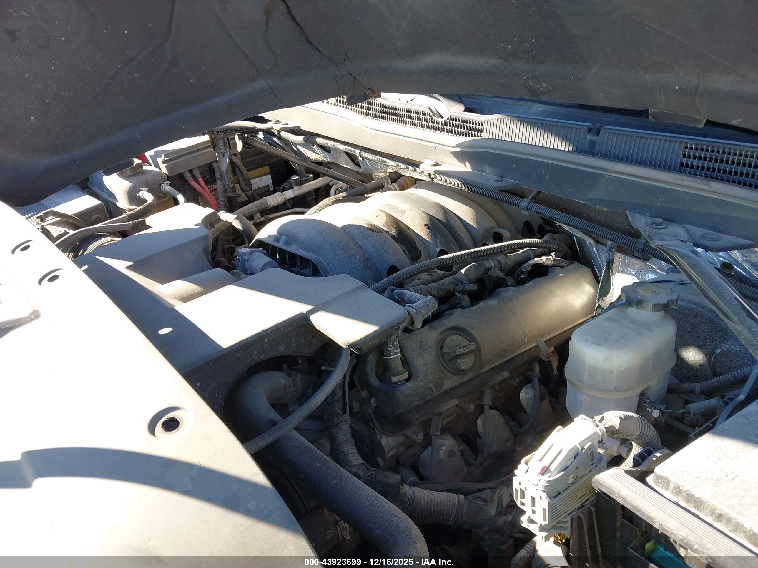 CHEVROLET SILVERADO image 10