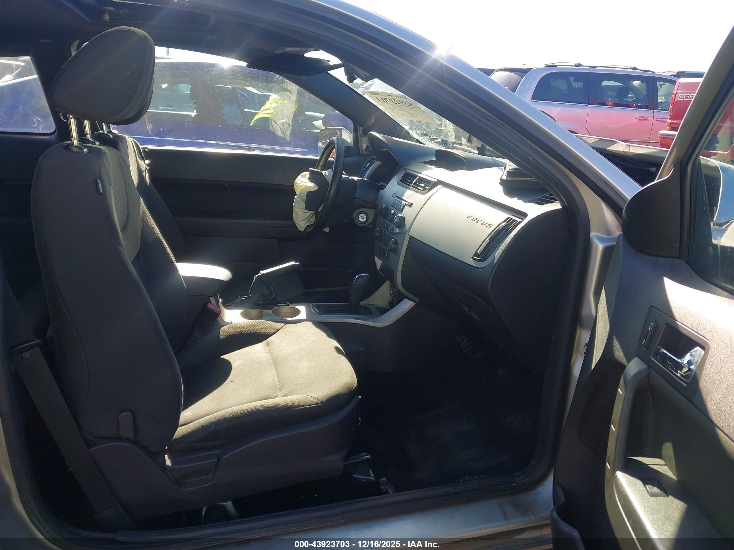 FORD FOCUS image 5