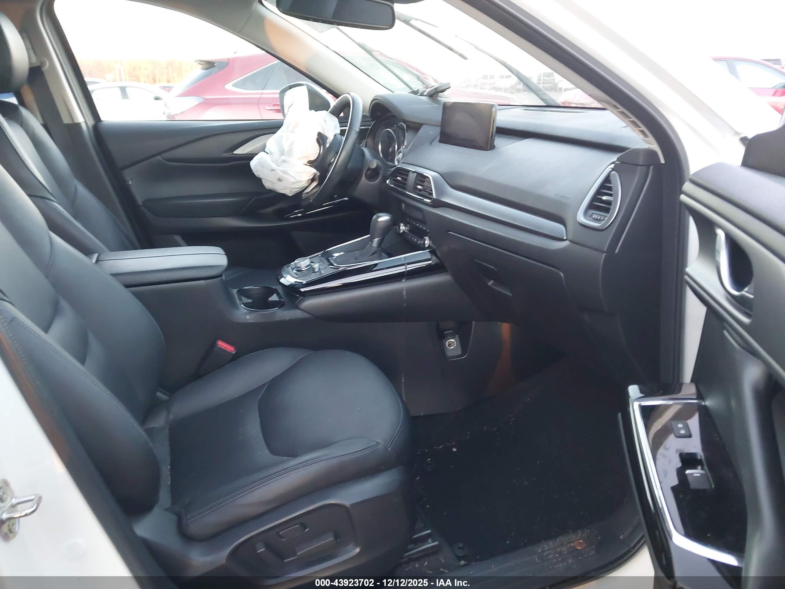 MAZDA CX-9 image 5