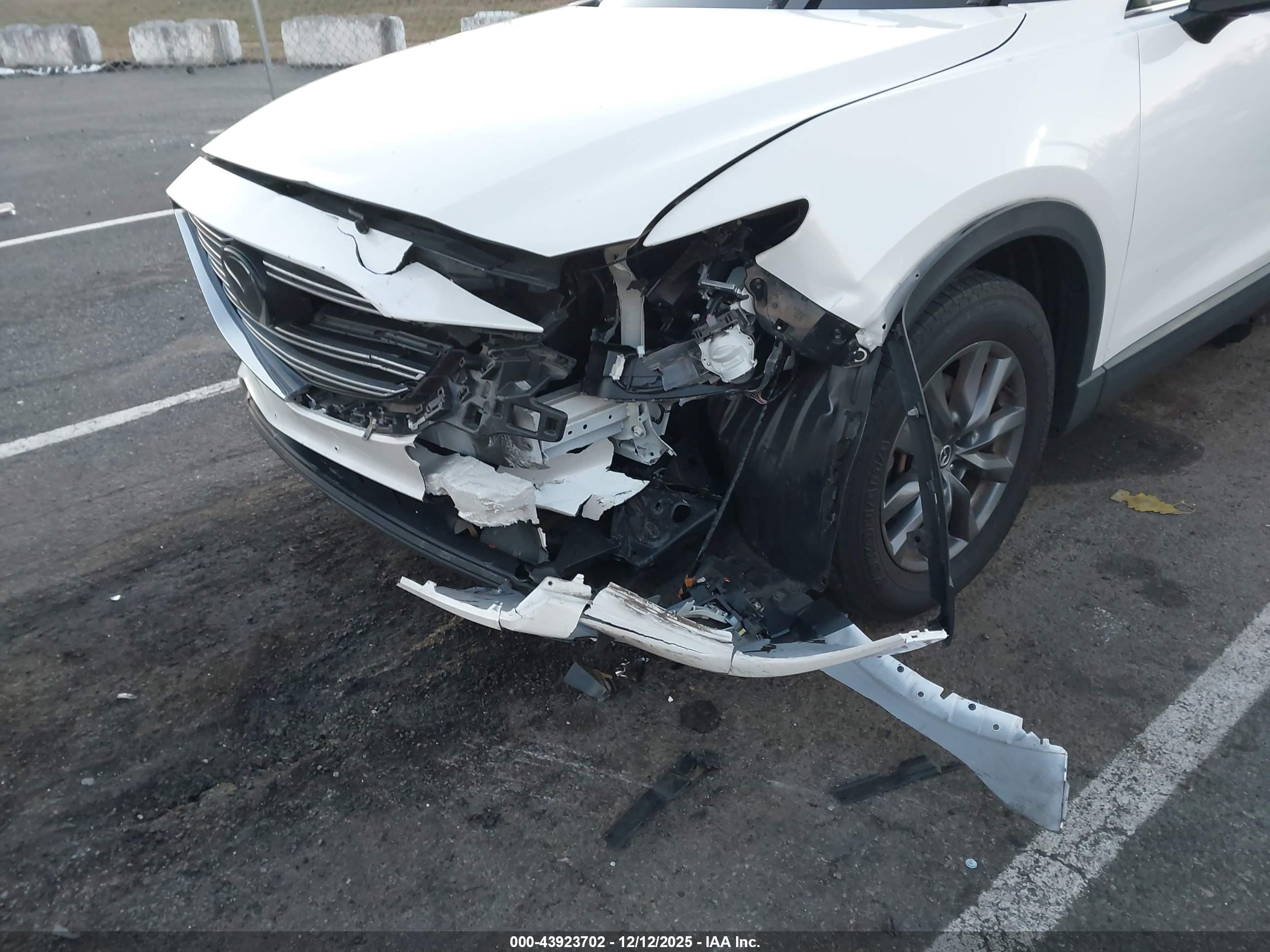 MAZDA CX-9 image 6