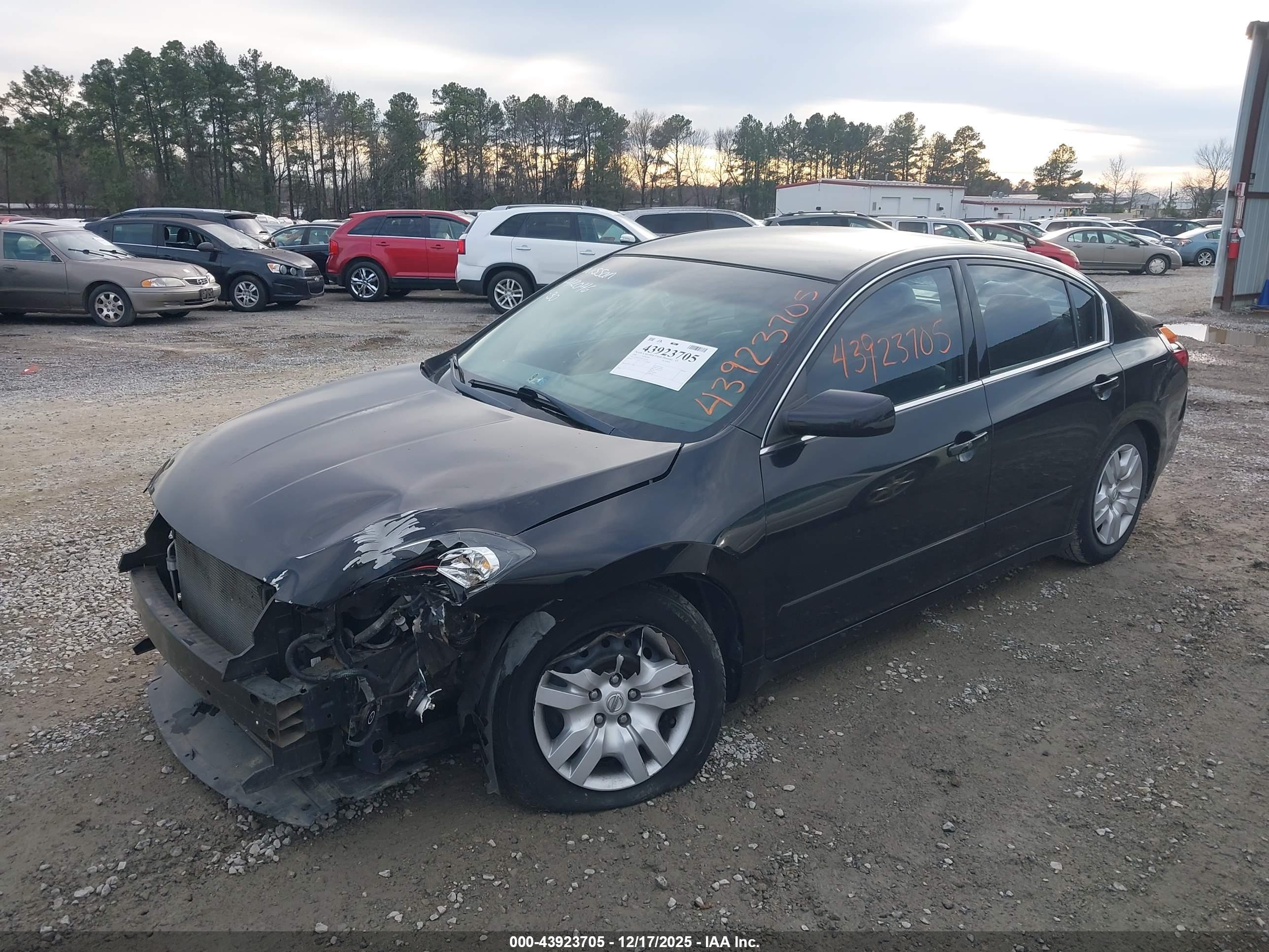 NISSAN ALTIMA image 2