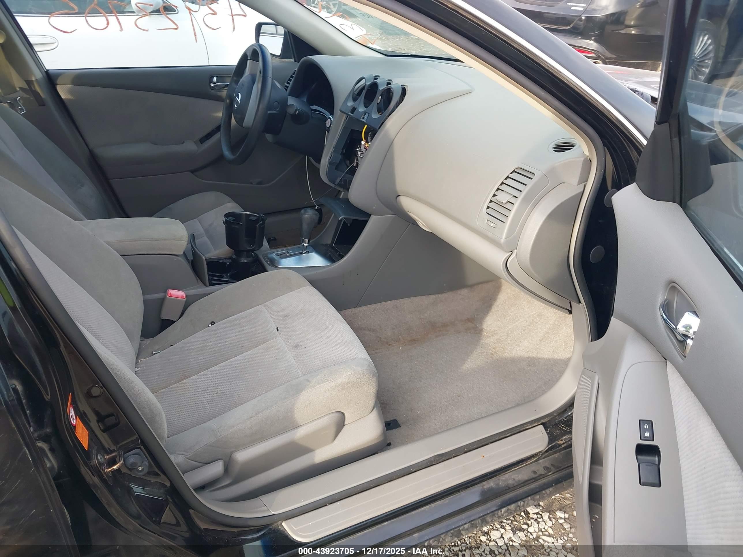 NISSAN ALTIMA image 5