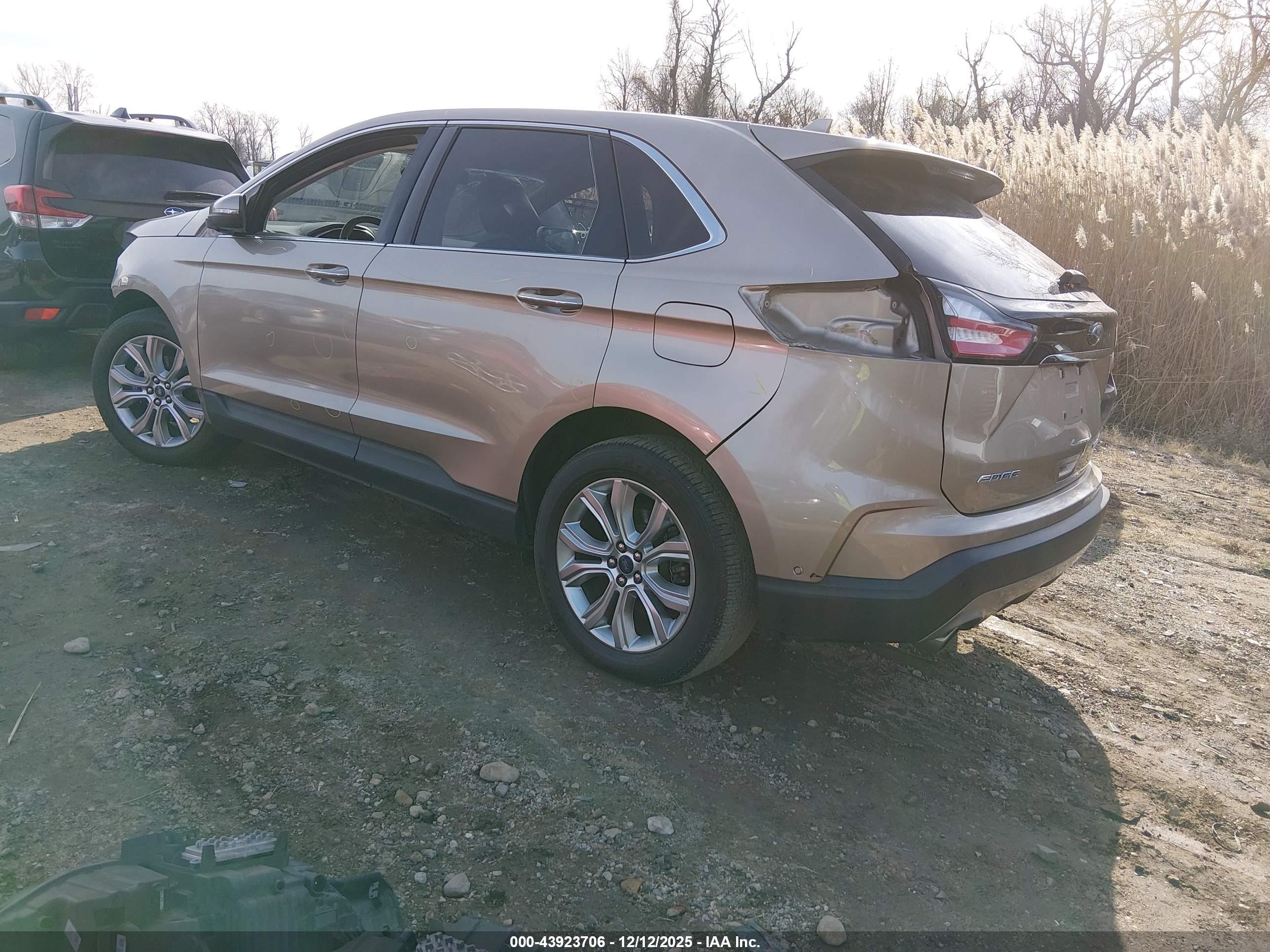 FORD EDGE image 3