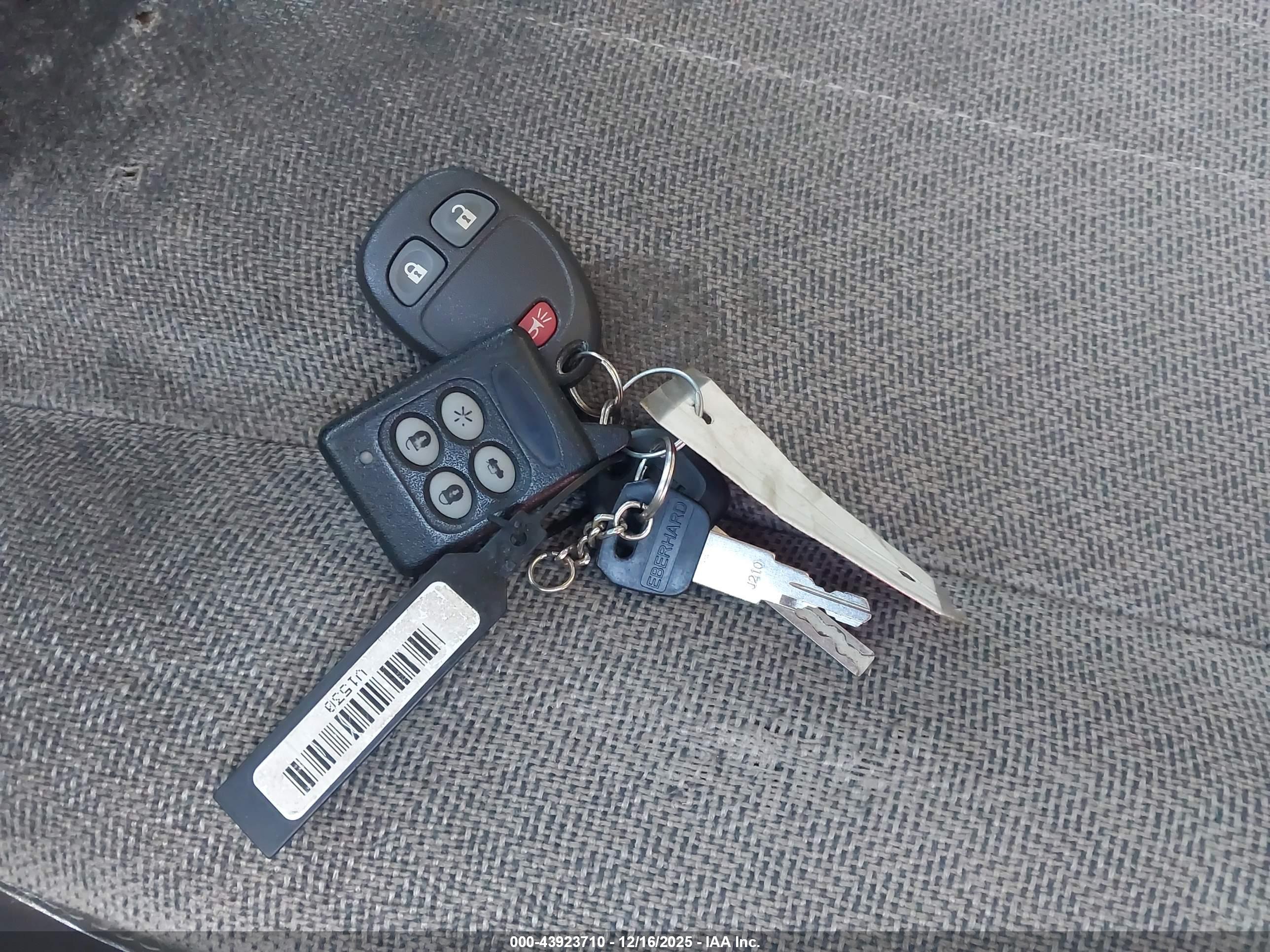 CHEVROLET EXPRESS image 11