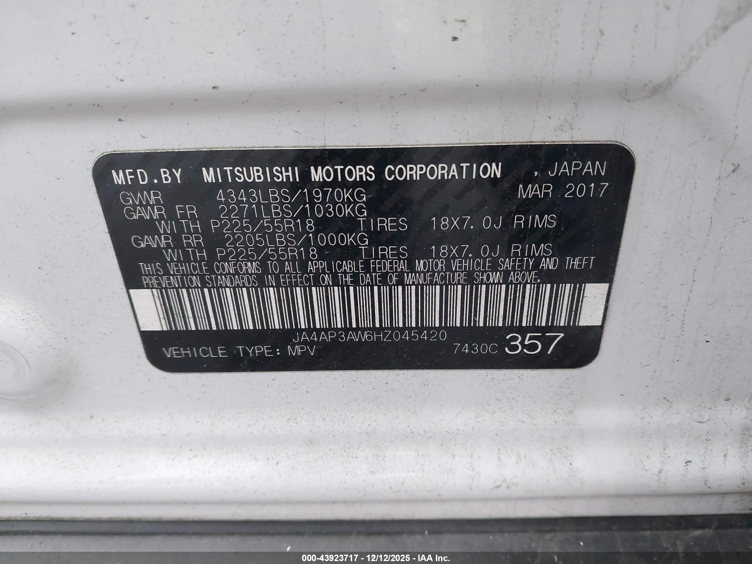 MITSUBISHI OUTLANDER image 9