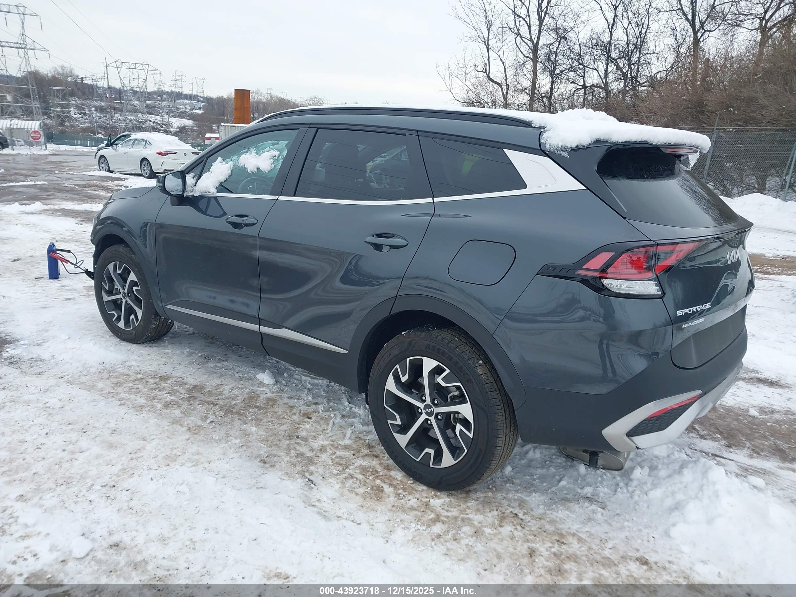 KIA SPORTAGE image 3