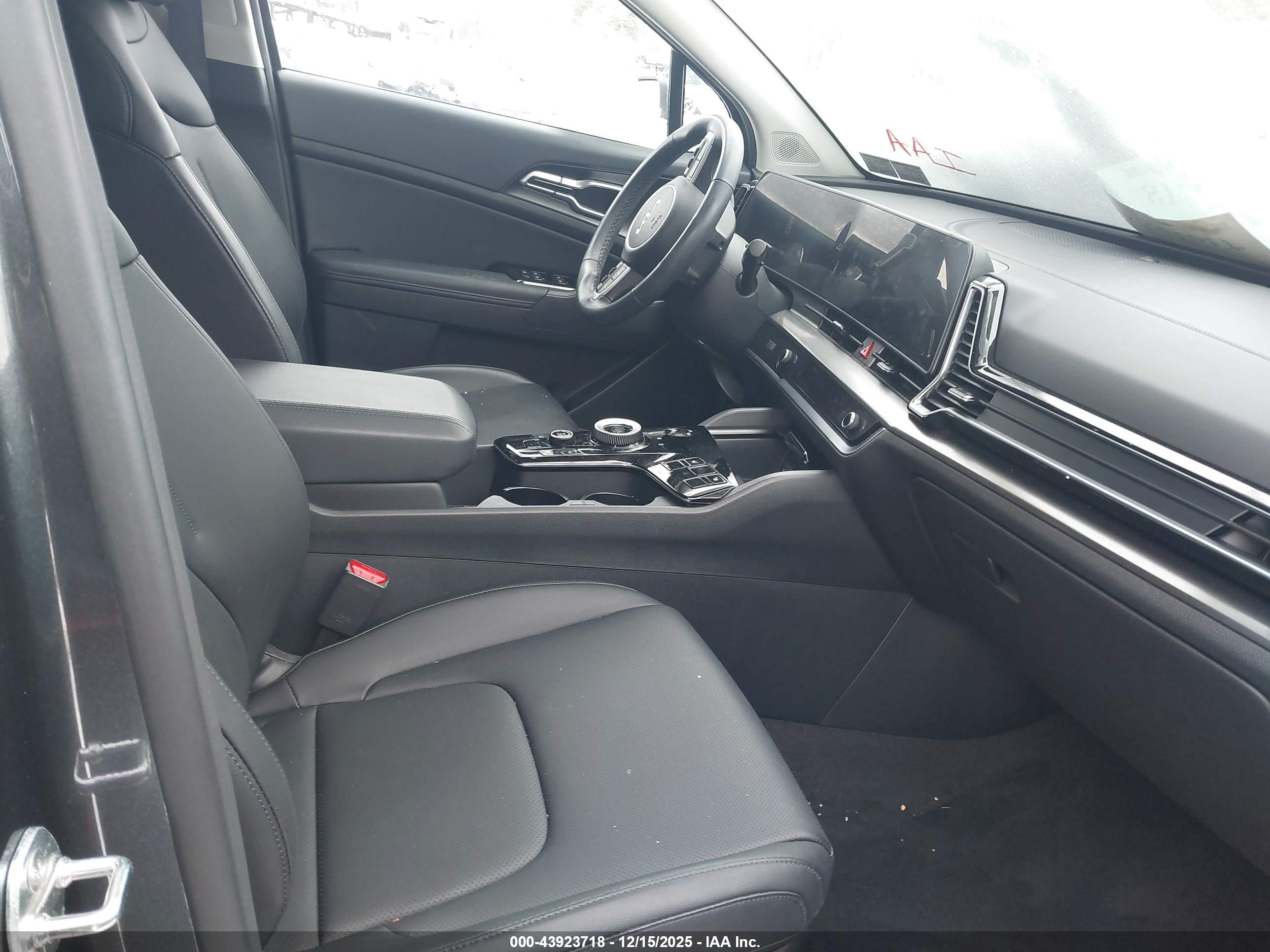 KIA SPORTAGE image 5