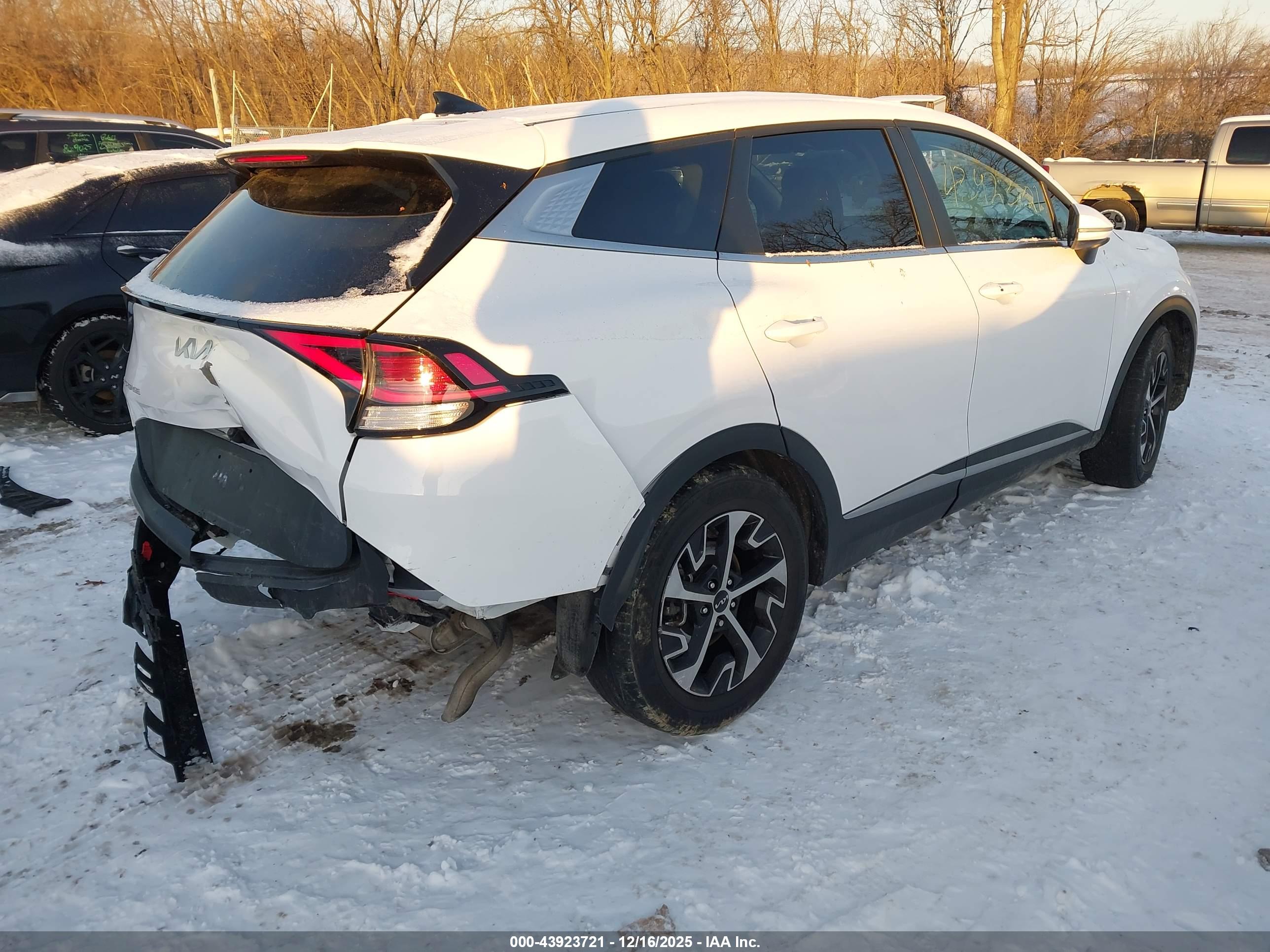 KIA SPORTAGE image 4
