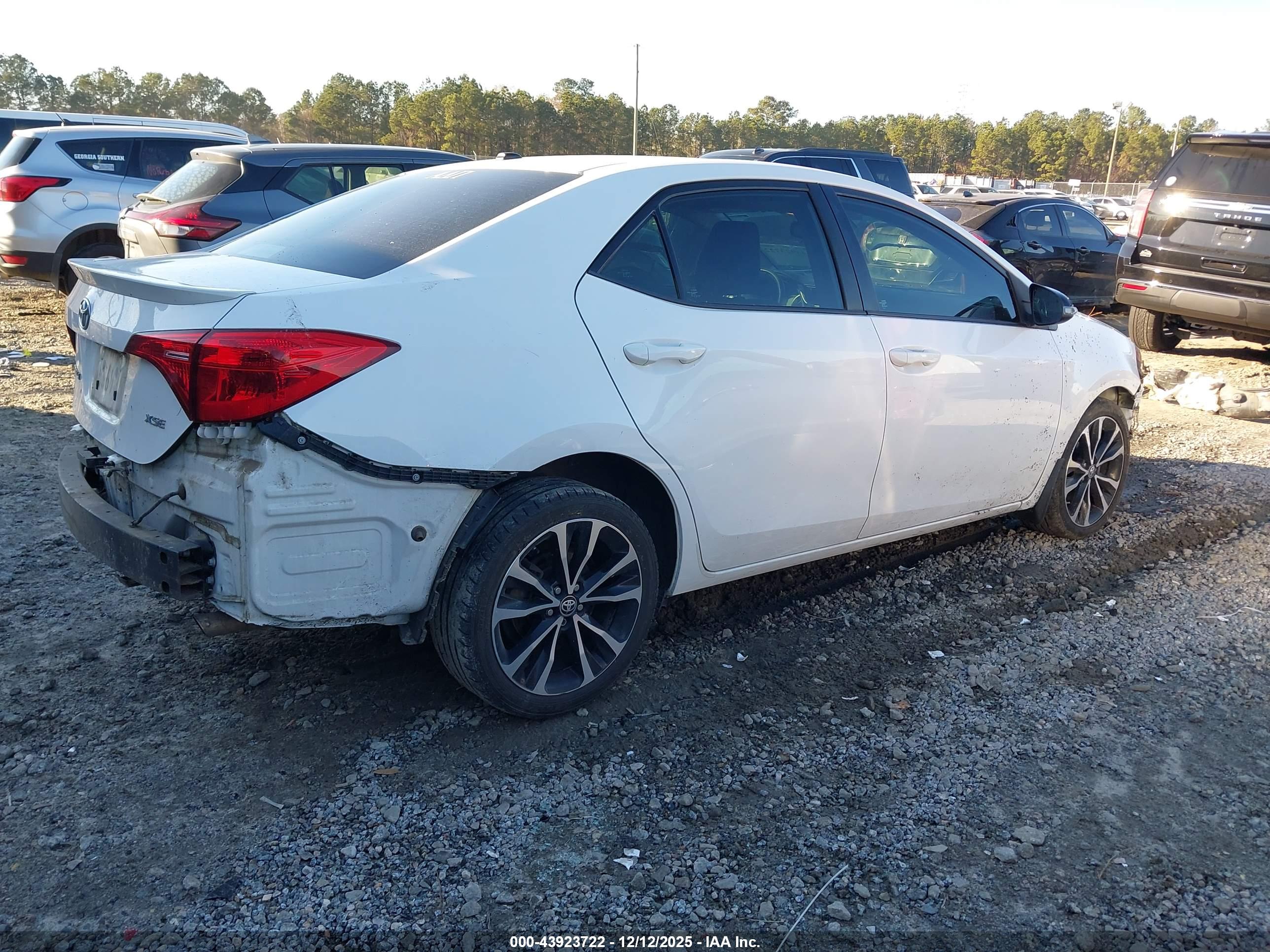 TOYOTA COROLLA image 4