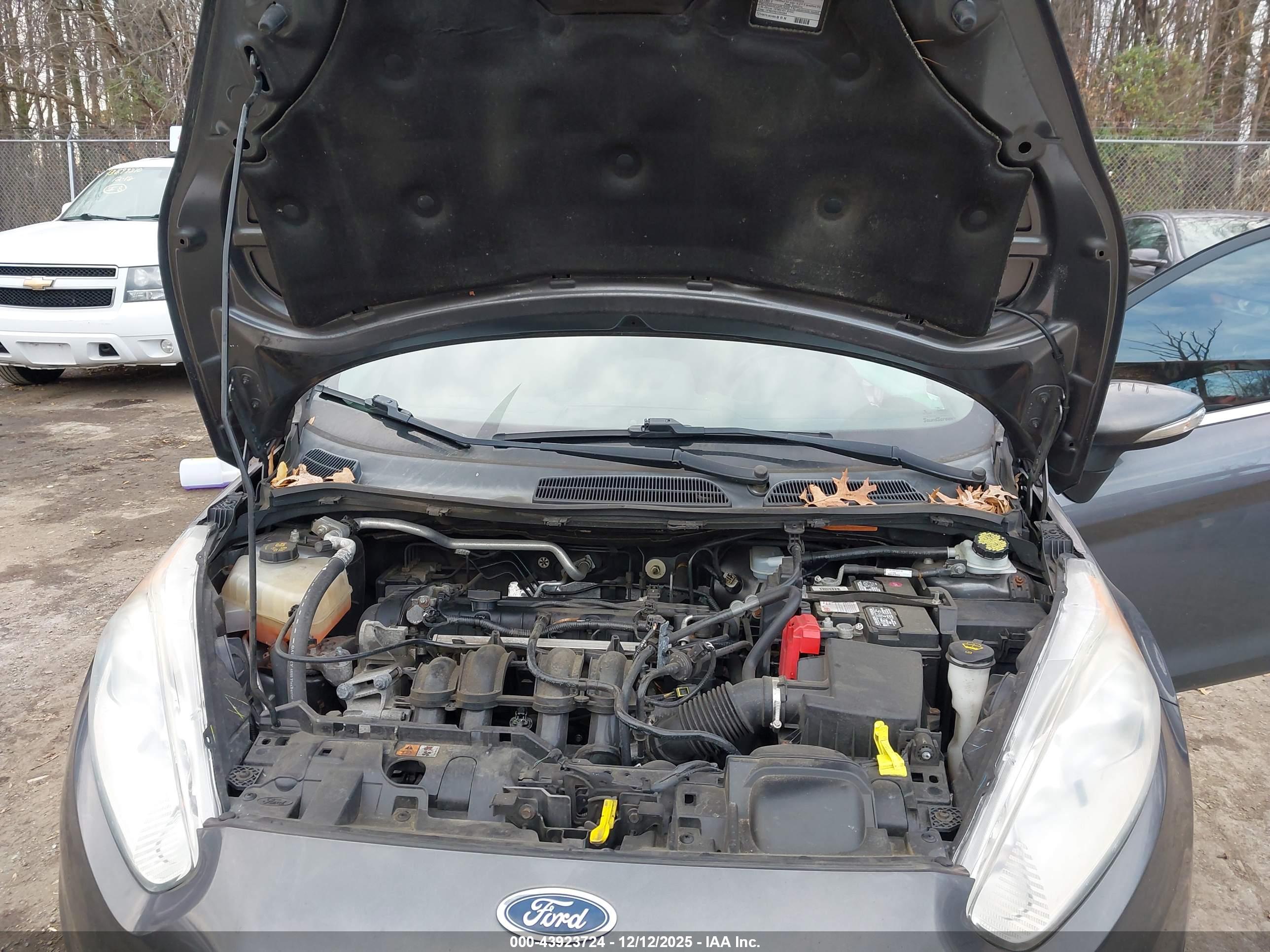 FORD FIESTA image 10