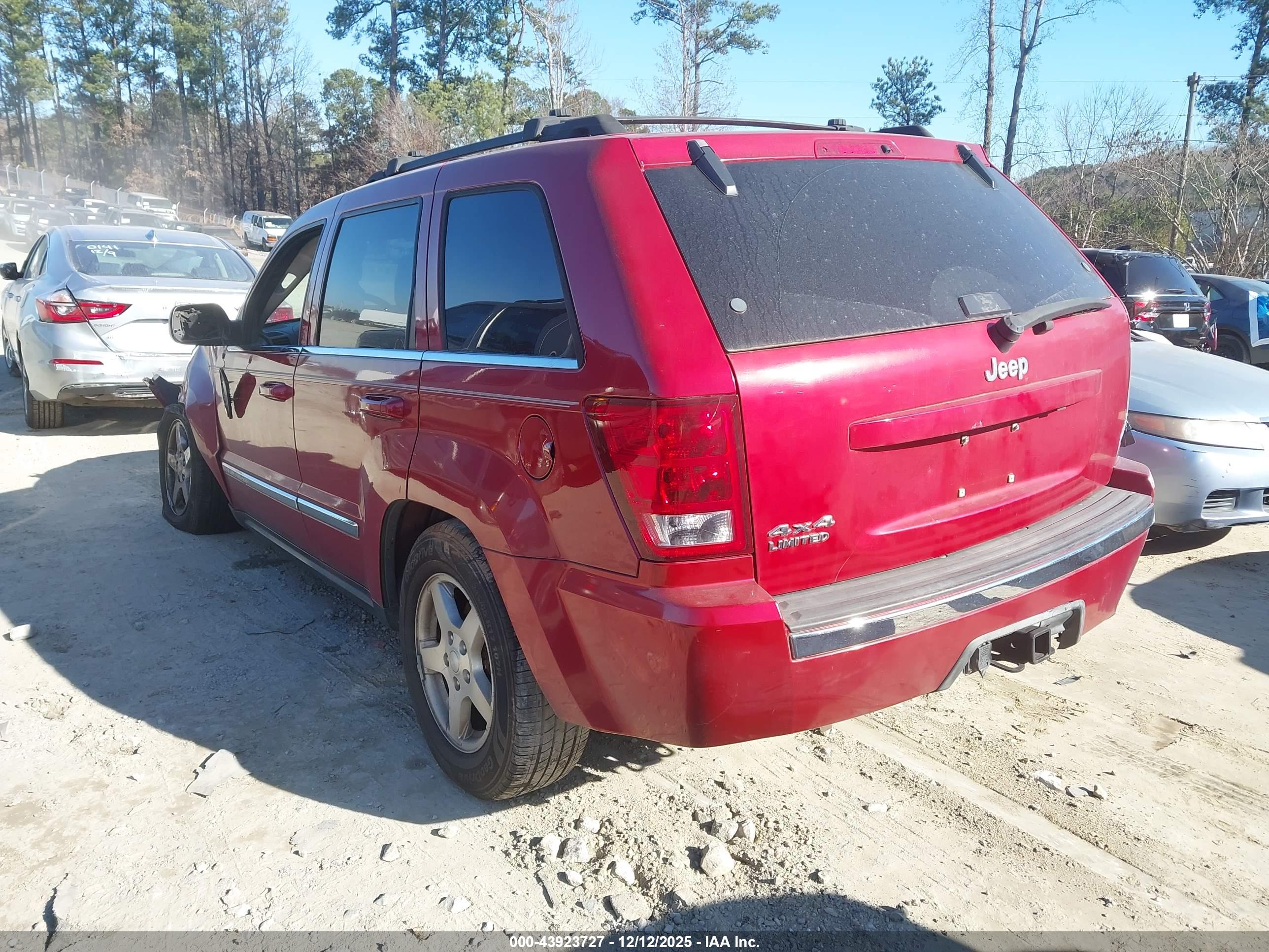 JEEP GRAND image 3
