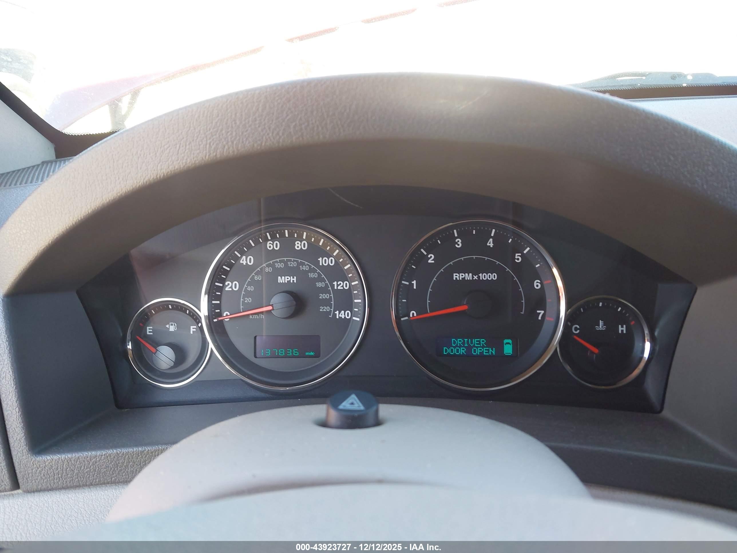 JEEP GRAND image 7