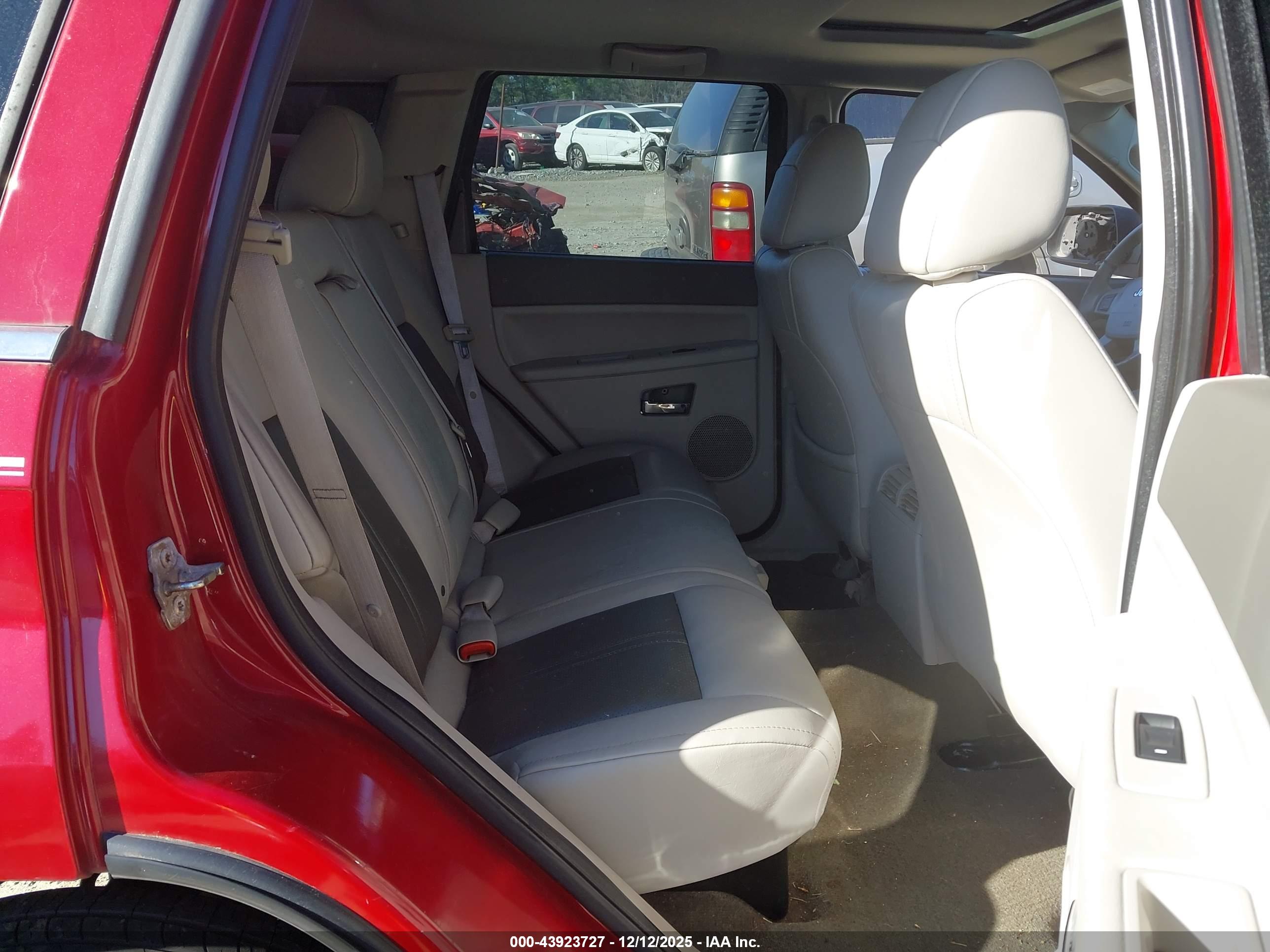 JEEP GRAND image 8