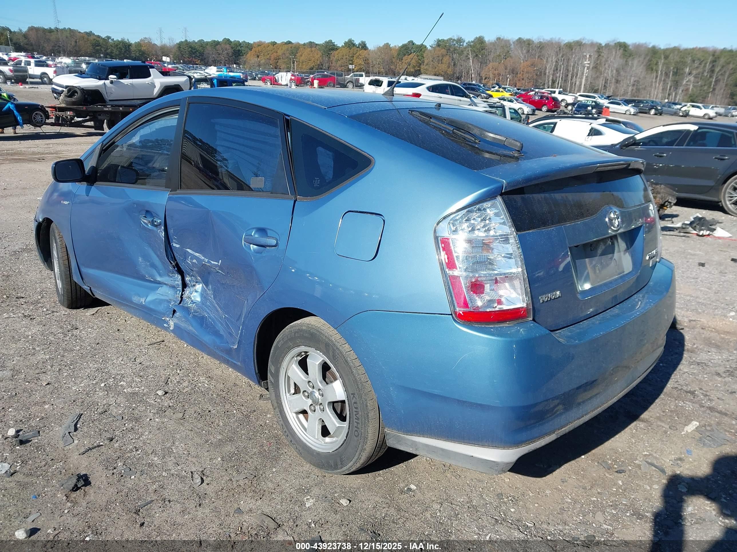 TOYOTA PRIUS image 3