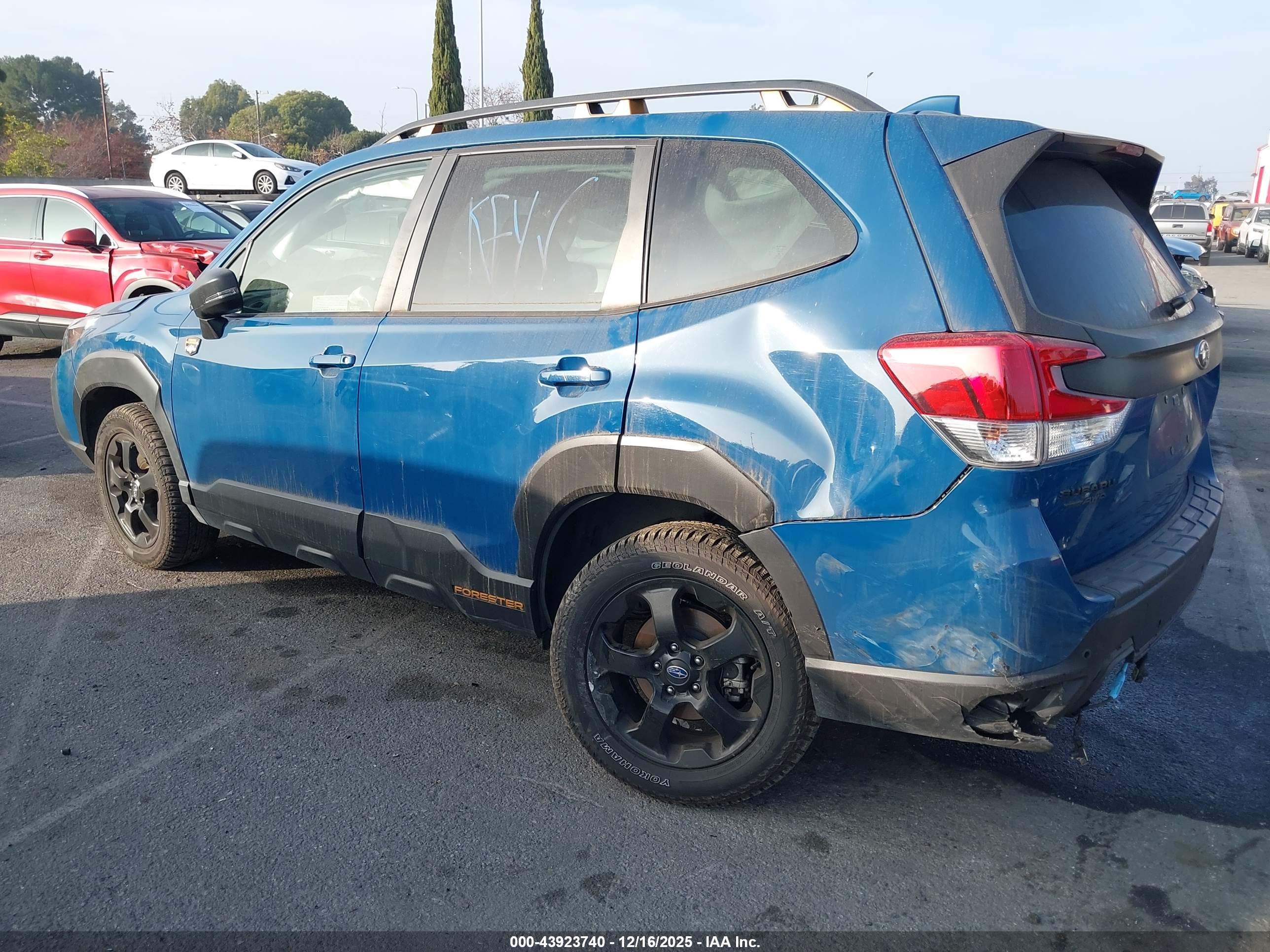 SUBARU FORESTER image 3