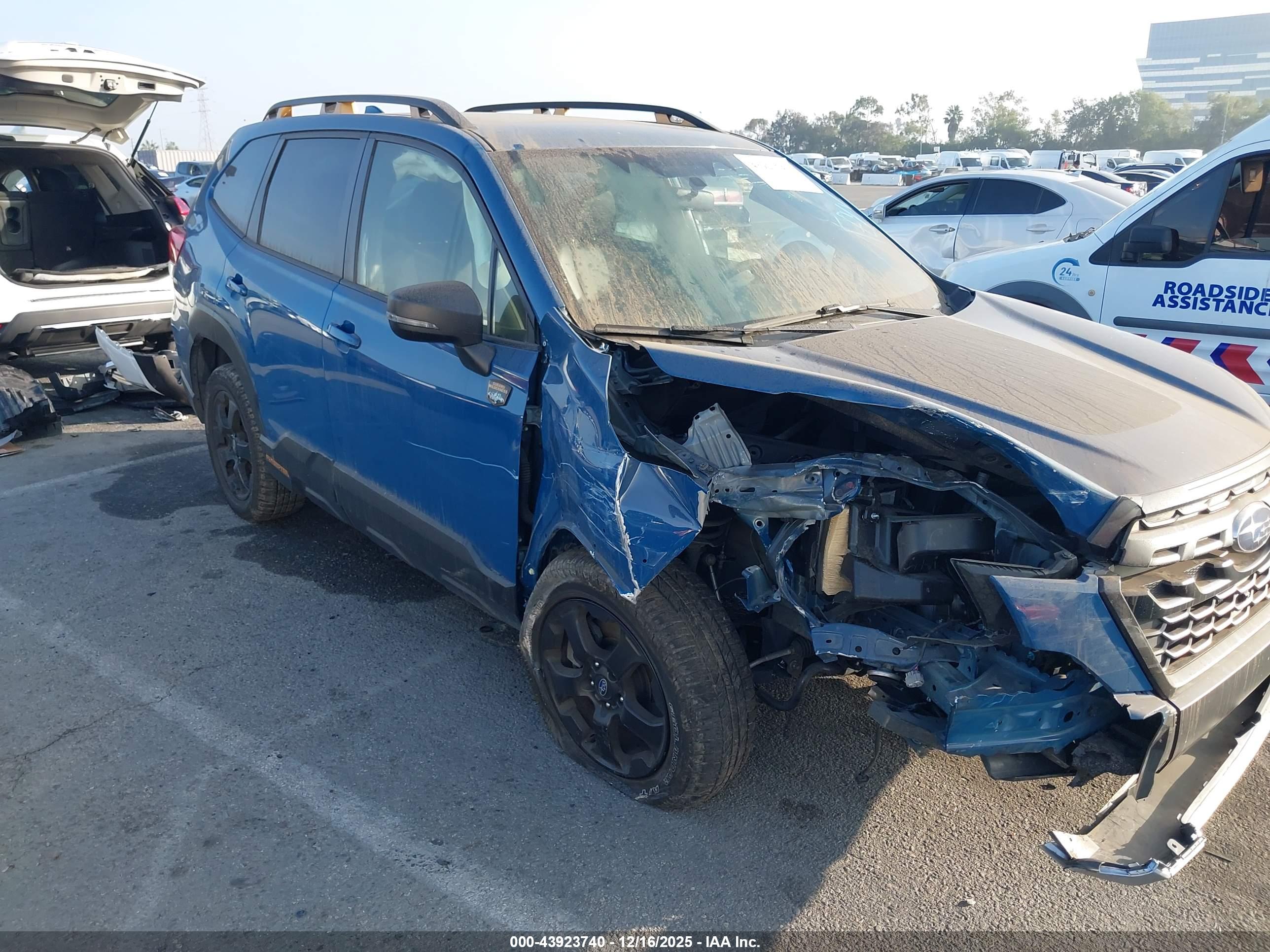 SUBARU FORESTER image 6