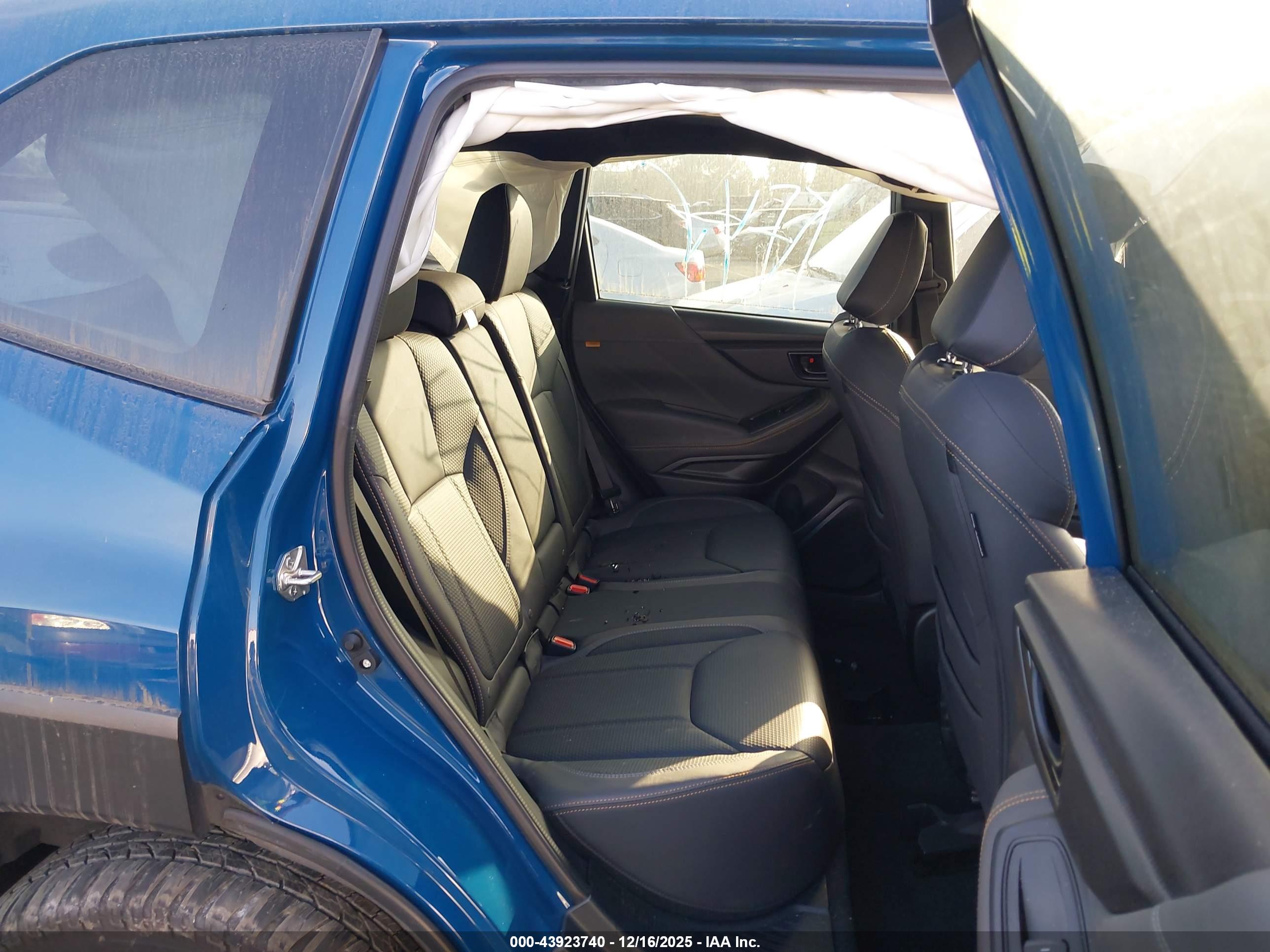 SUBARU FORESTER image 8