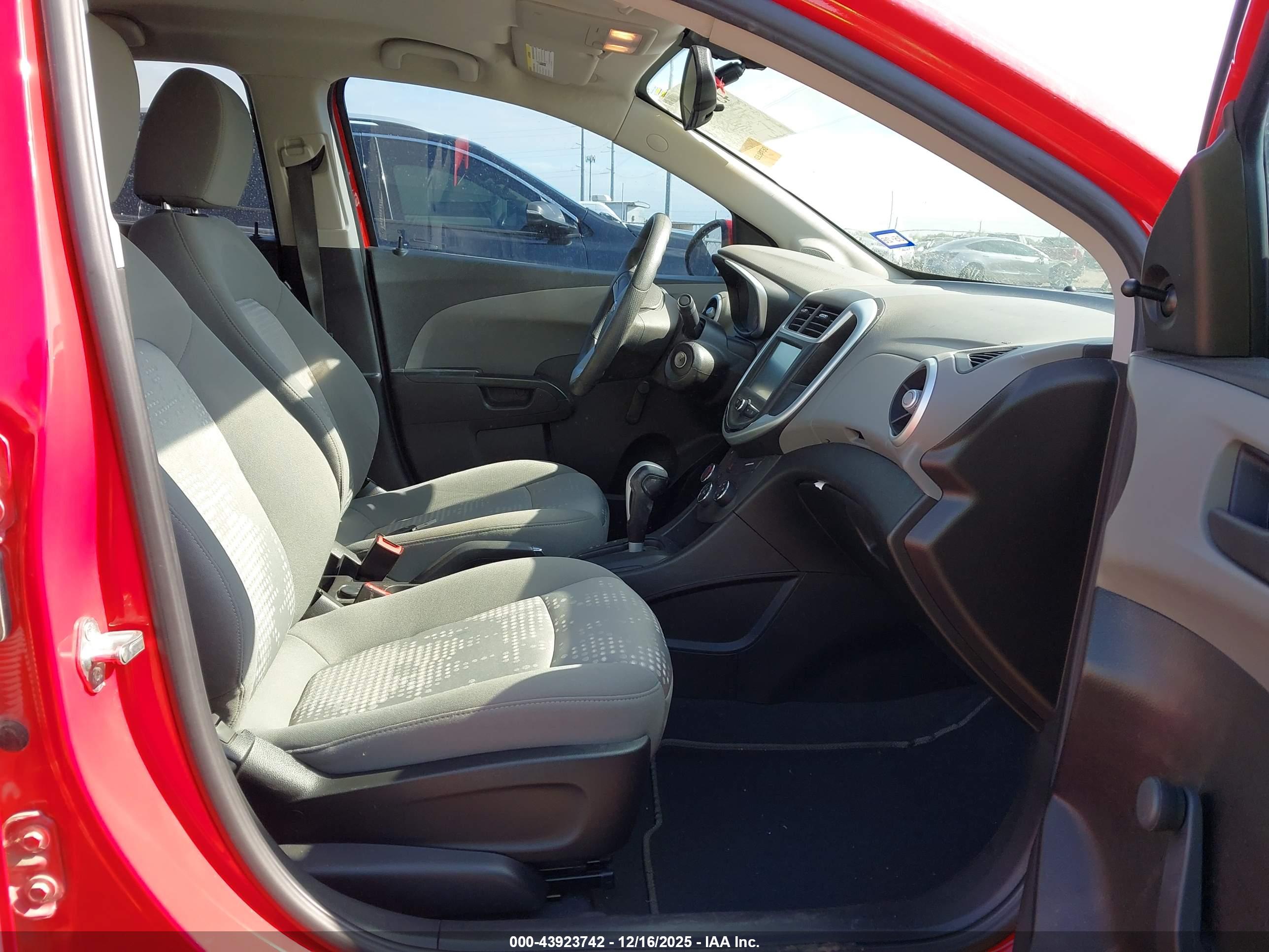 CHEVROLET SONIC image 5