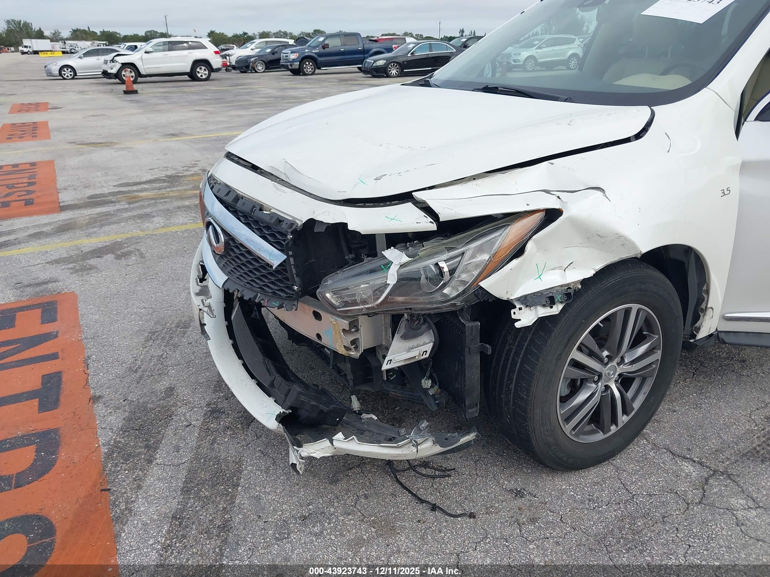 INFINITI QX60 image 6