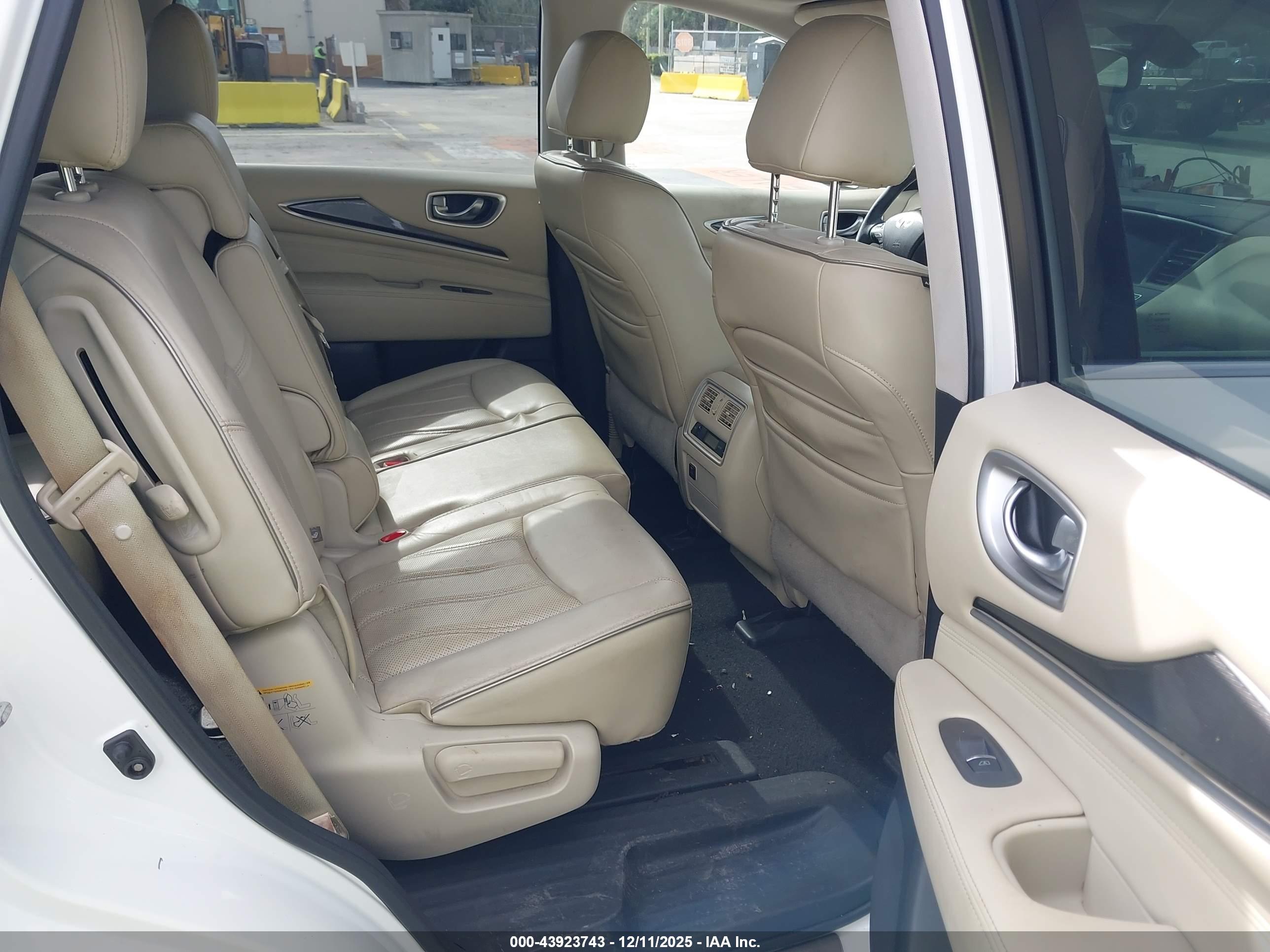 INFINITI QX60 image 8