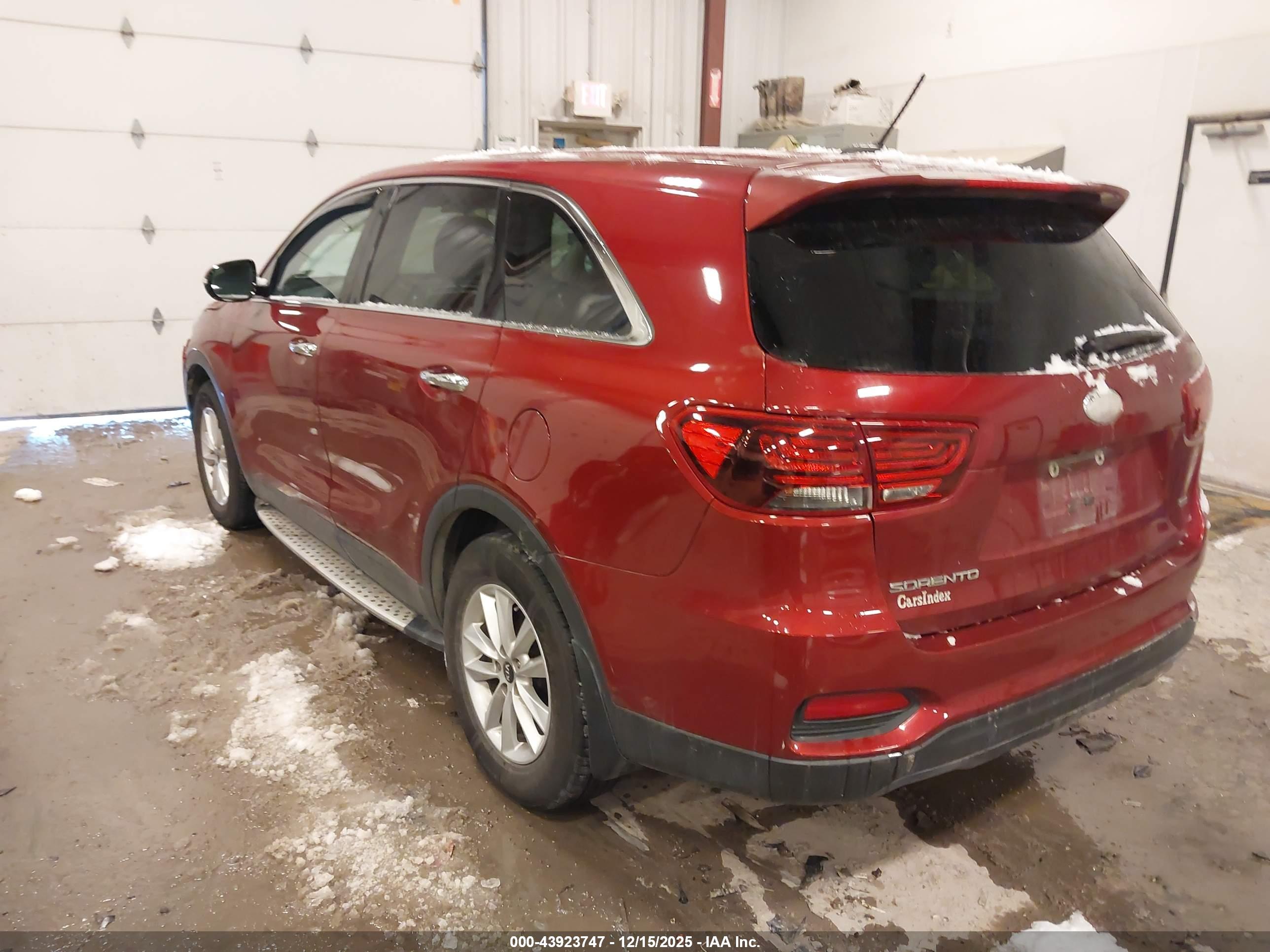 KIA SORENTO image 3
