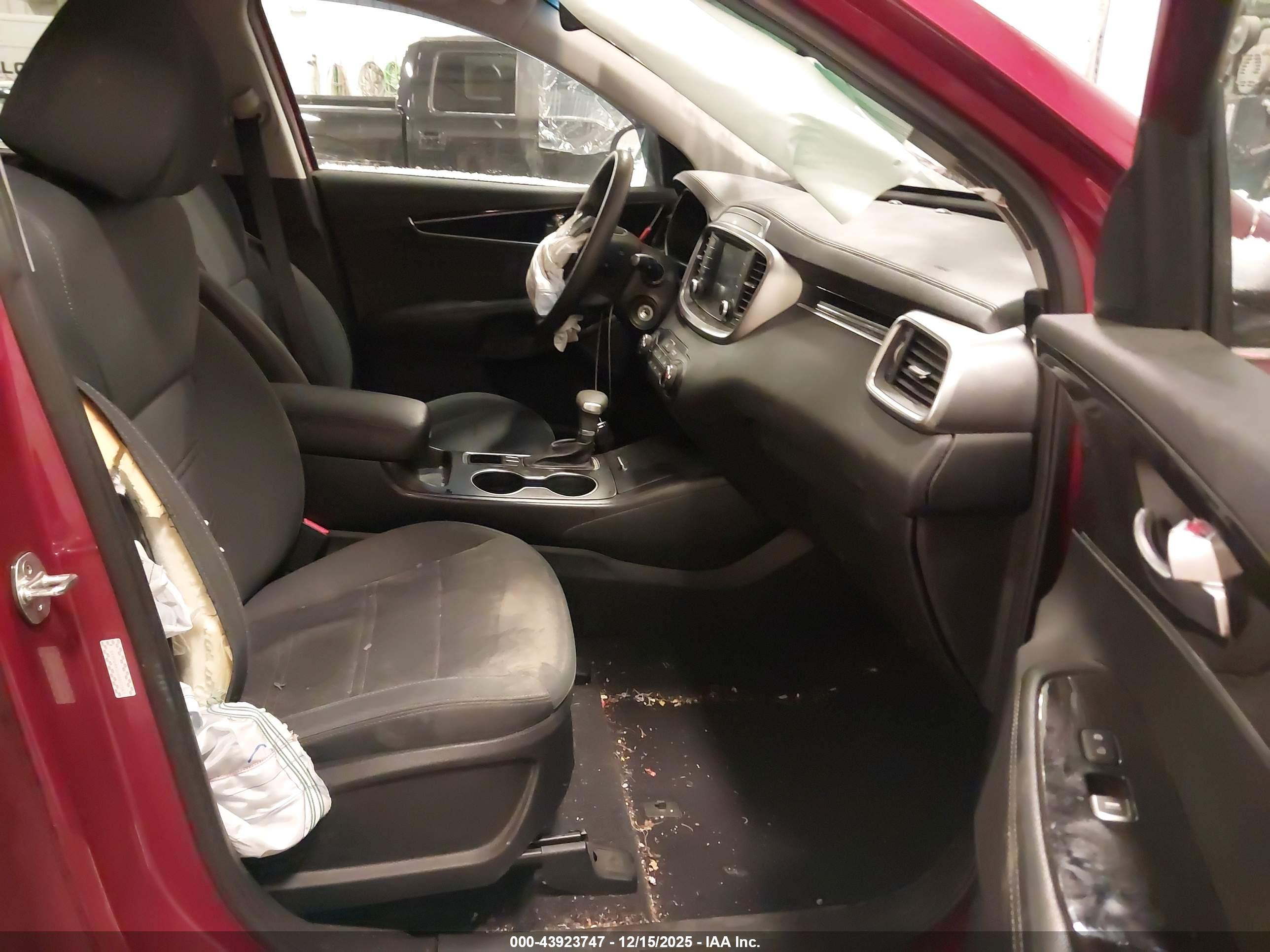 KIA SORENTO image 5