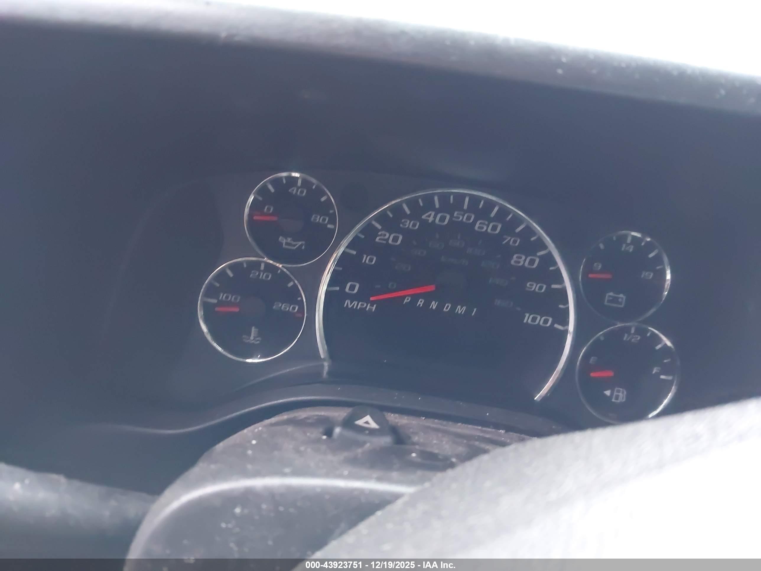 CHEVROLET EXPRESS image 6