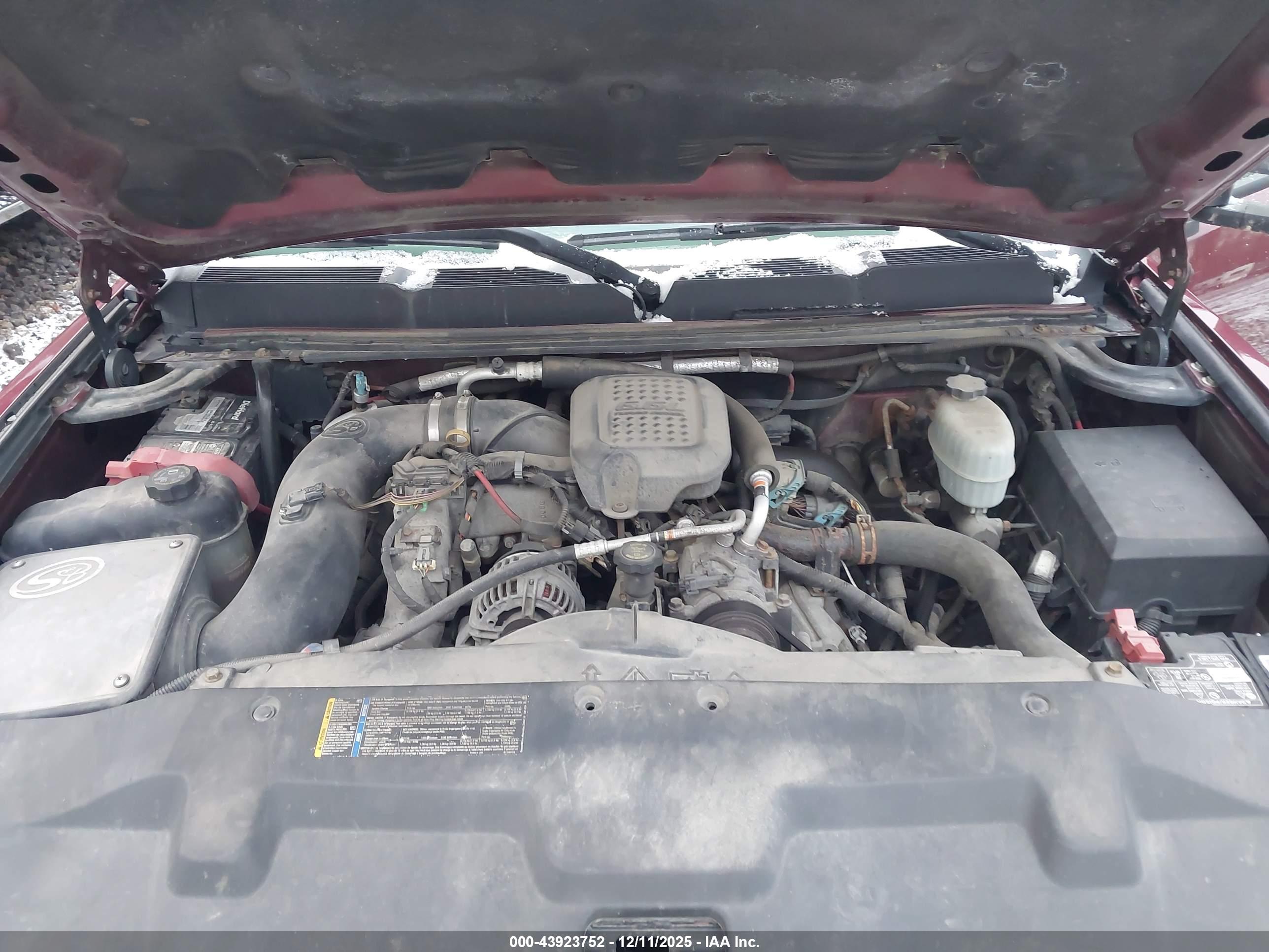 CHEVROLET SILVERADO image 10