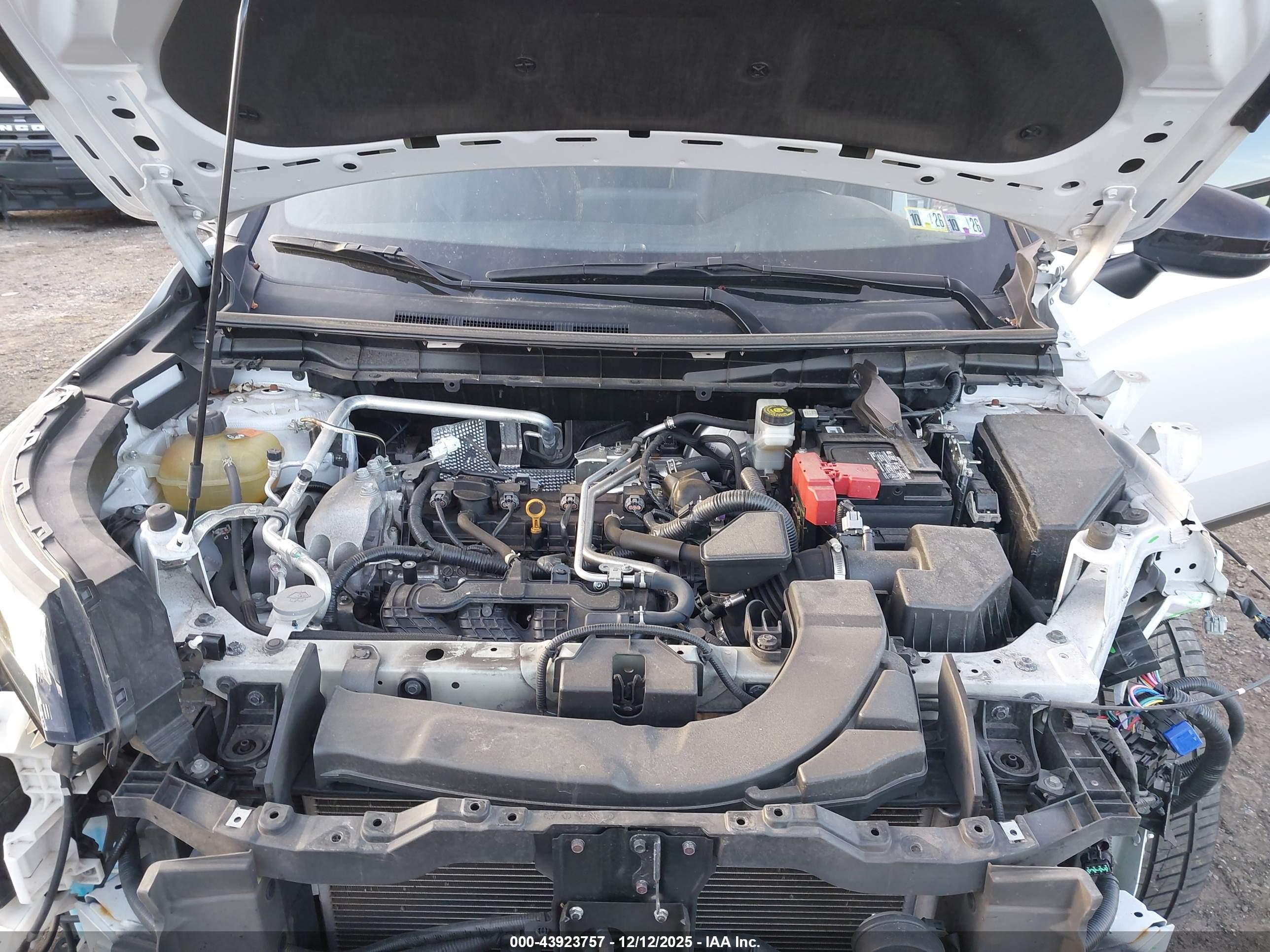 MITSUBISHI OUTLANDER image 10
