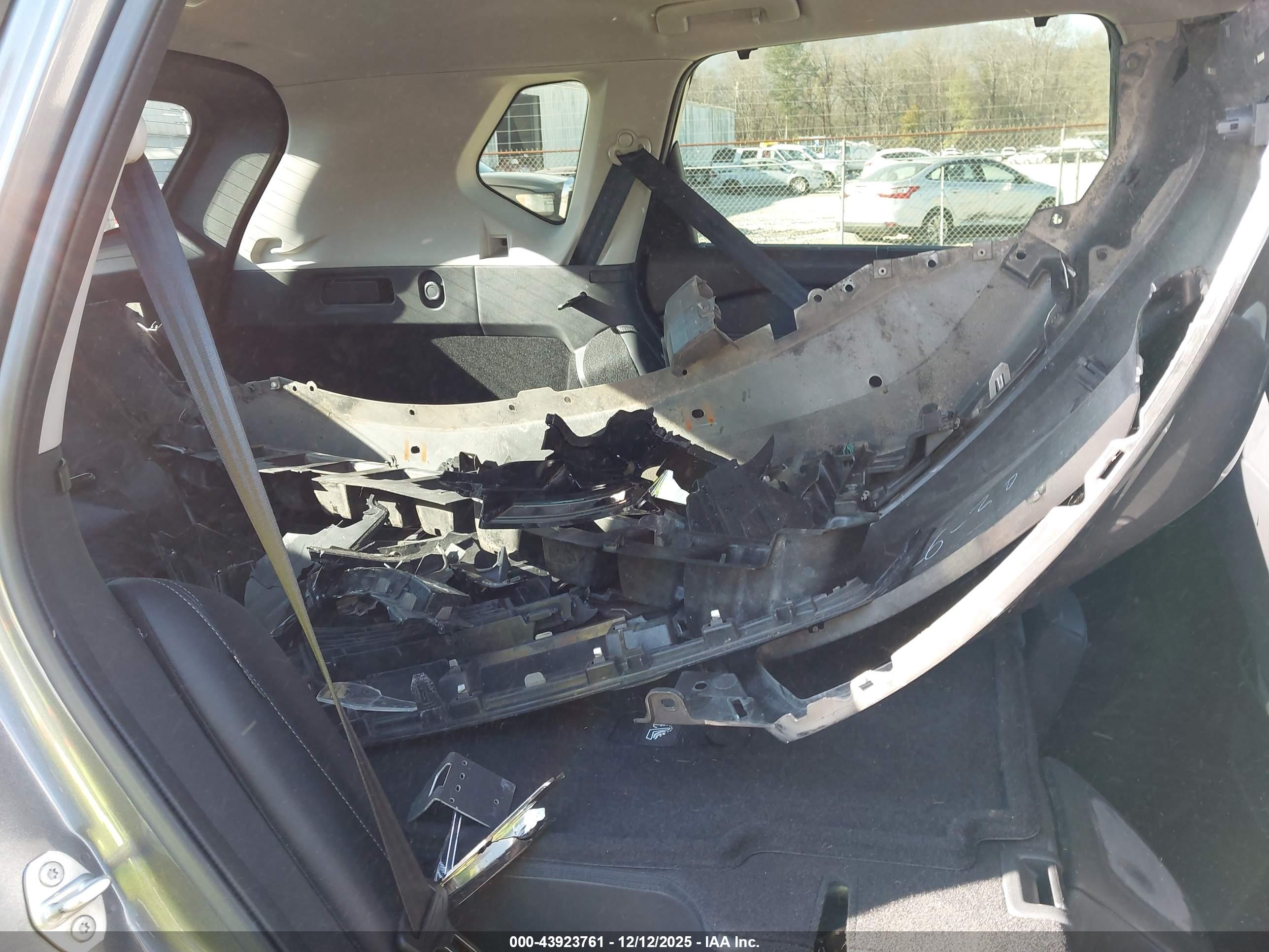 NISSAN ROGUE image 8