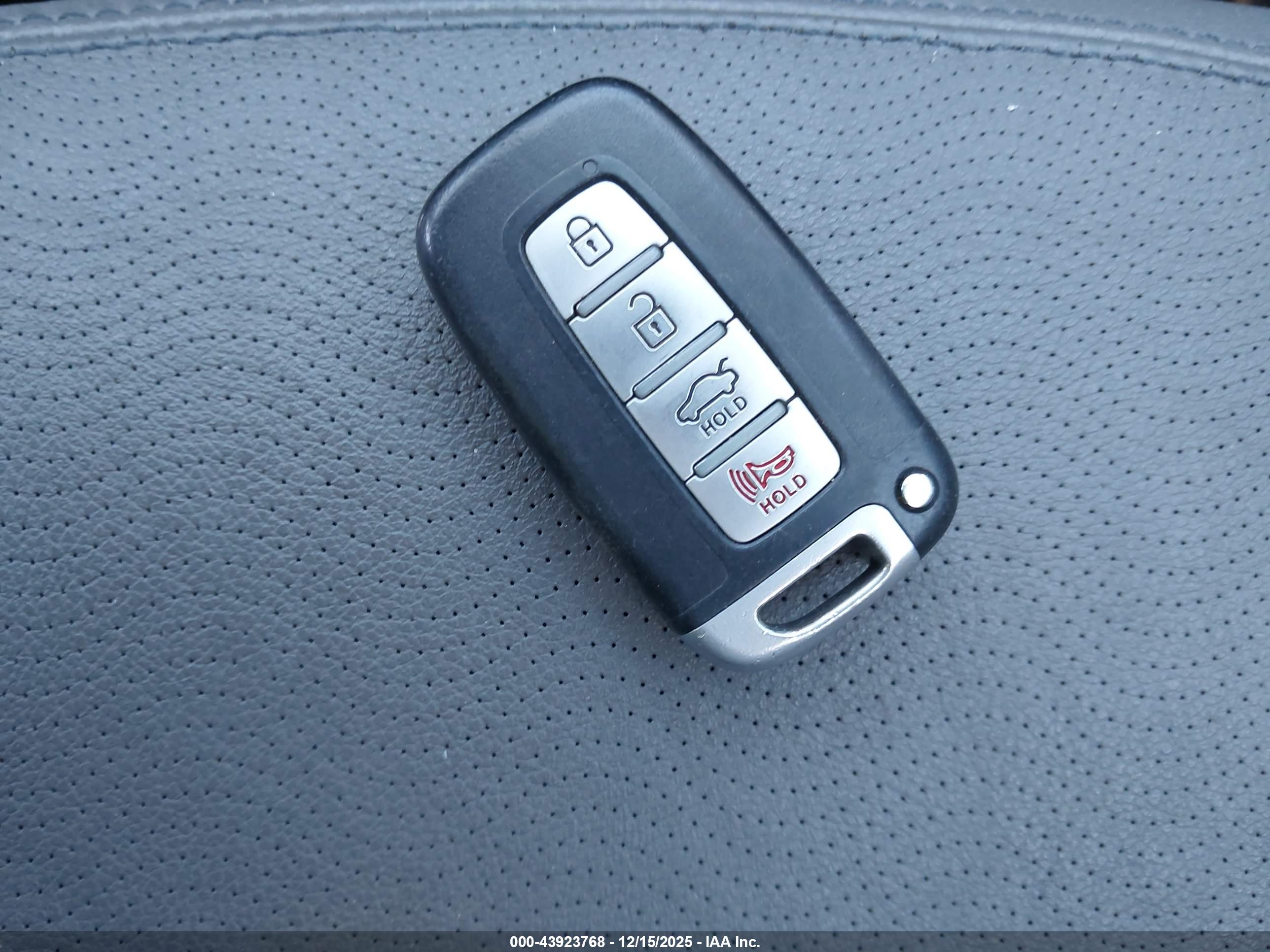 HYUNDAI ELANTRA image 11
