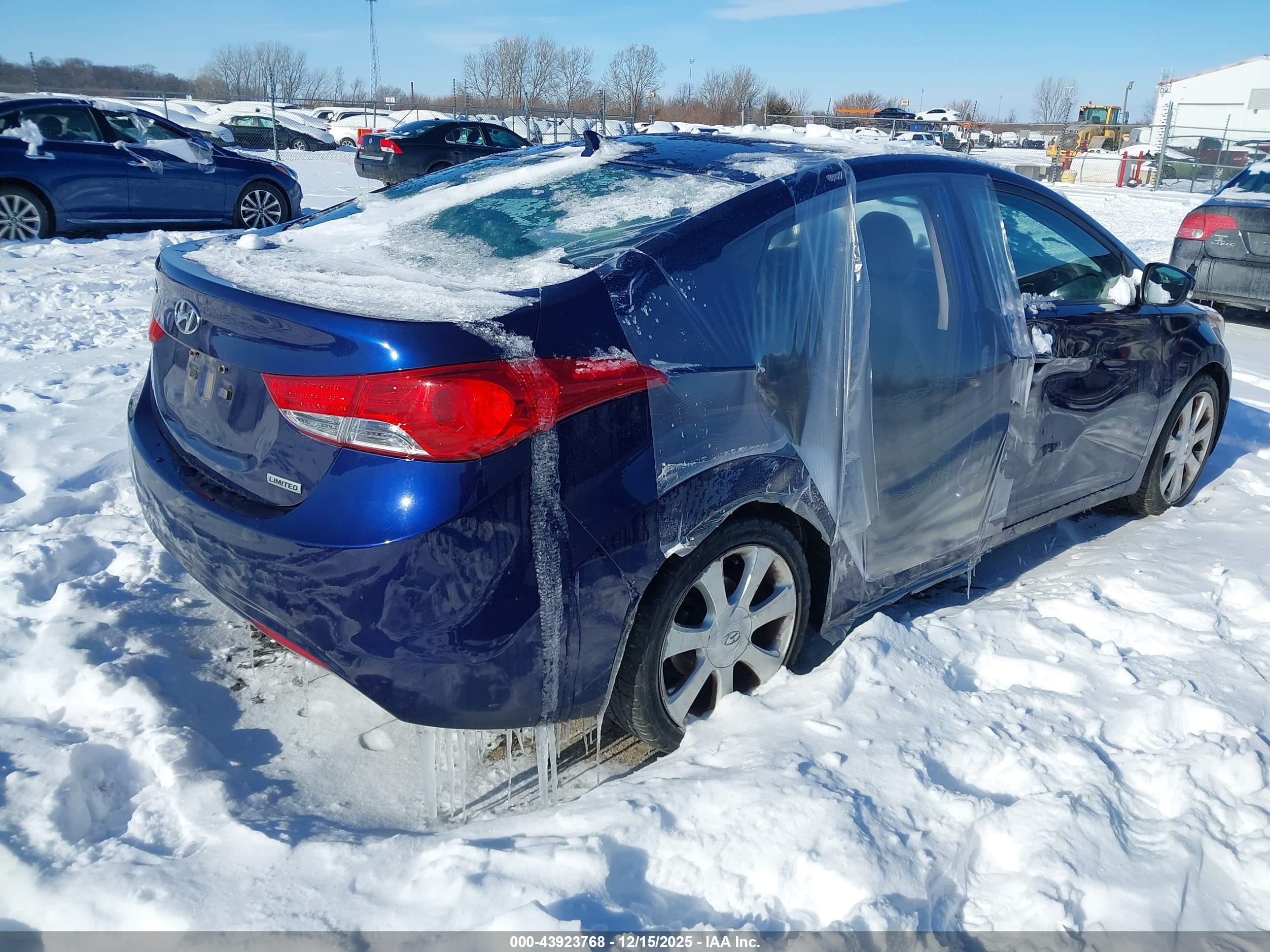 HYUNDAI ELANTRA image 4