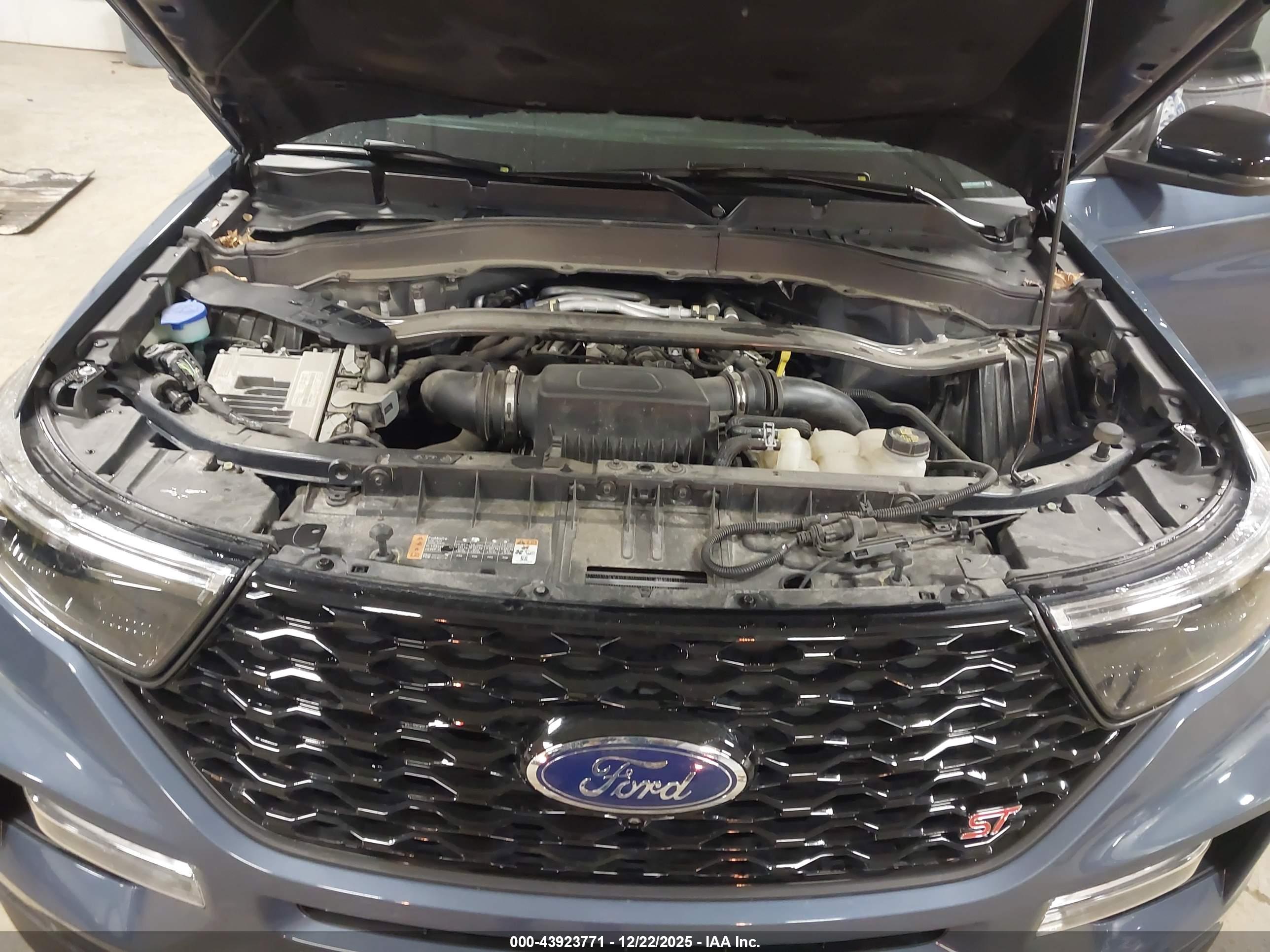 FORD EXPLORER image 10