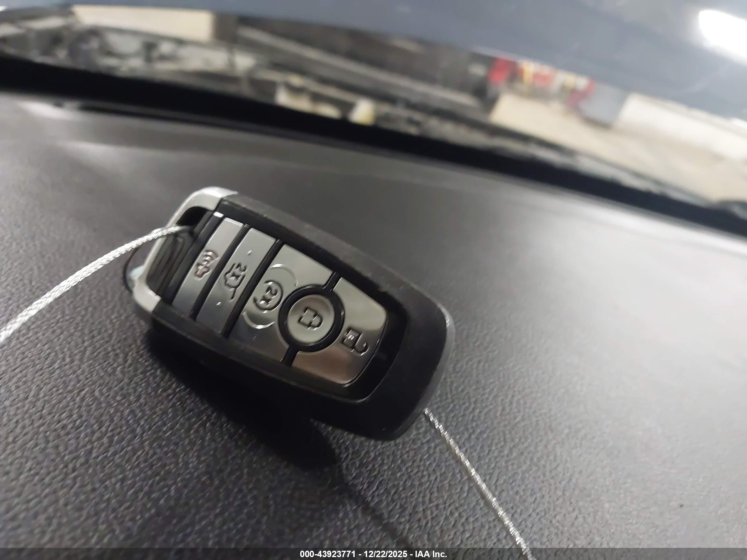 FORD EXPLORER image 11