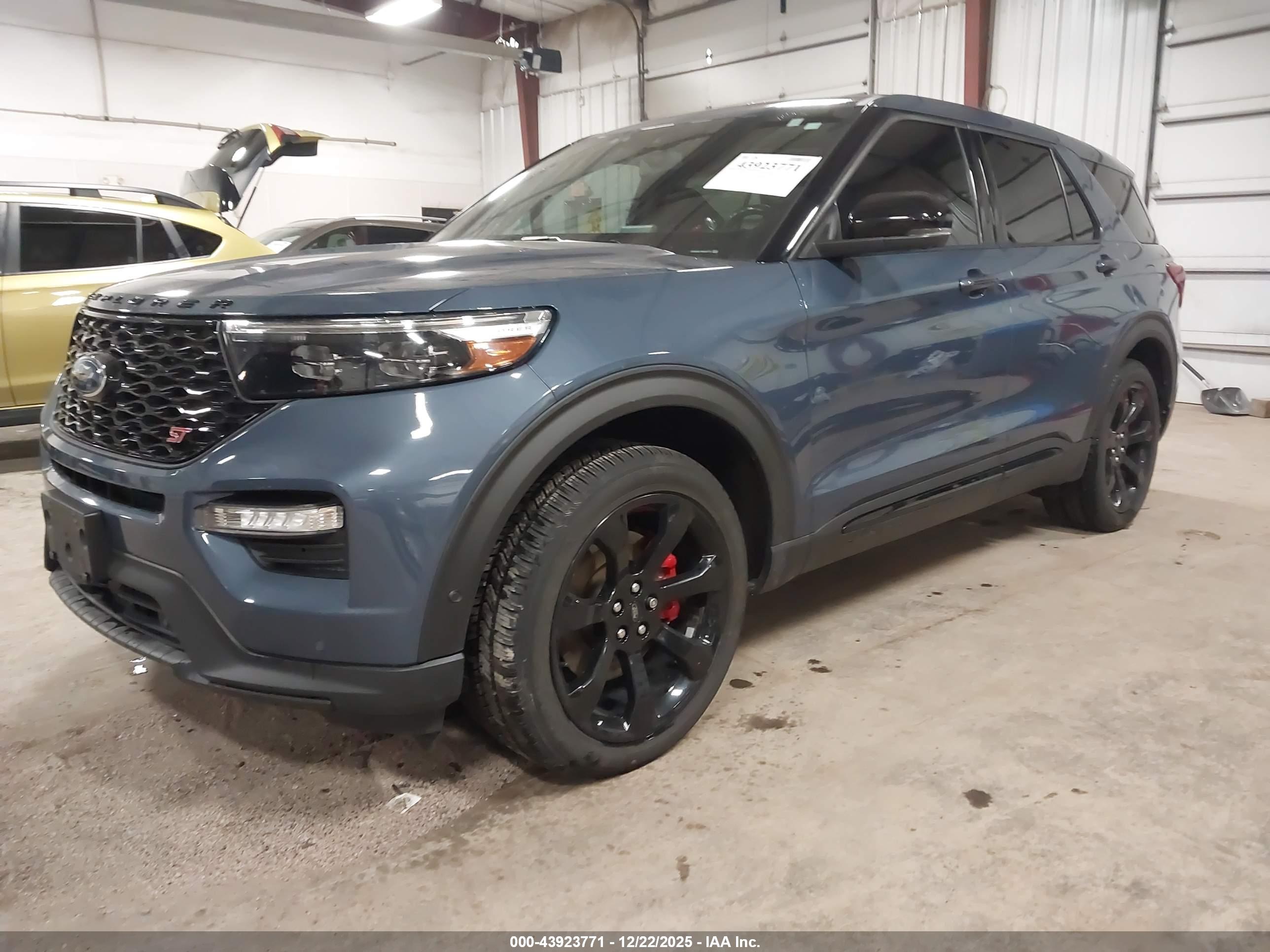 FORD EXPLORER image 2