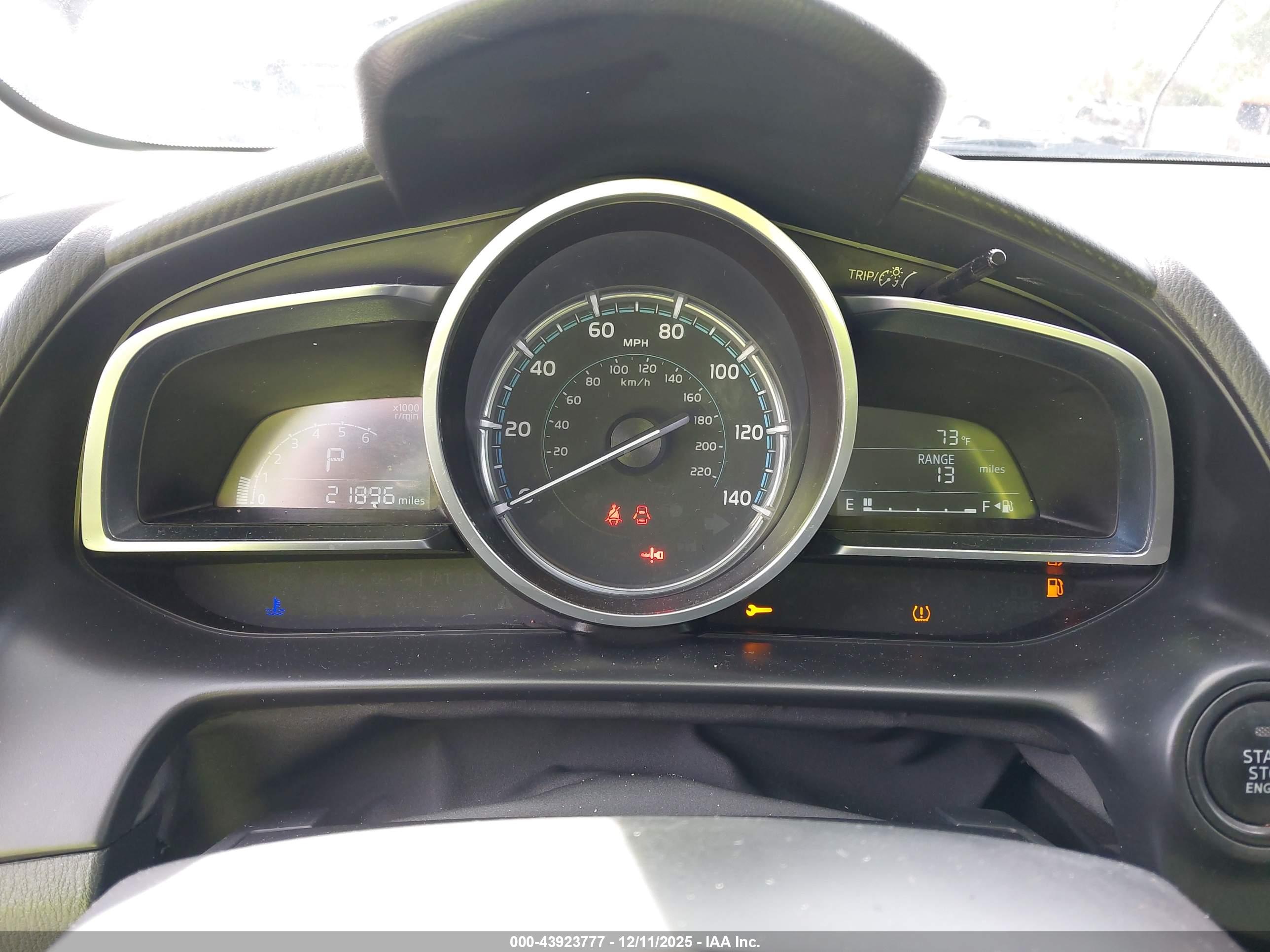 TOYOTA YARIS image 7