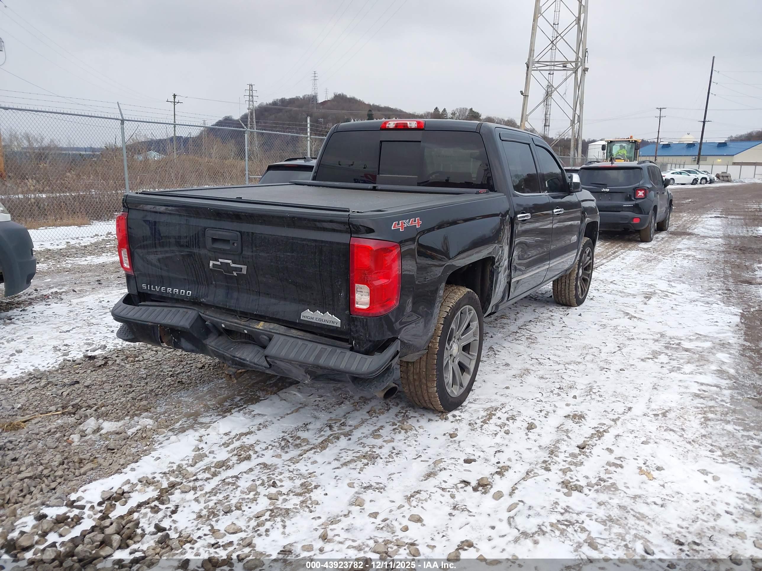 CHEVROLET SILVERADO image 4