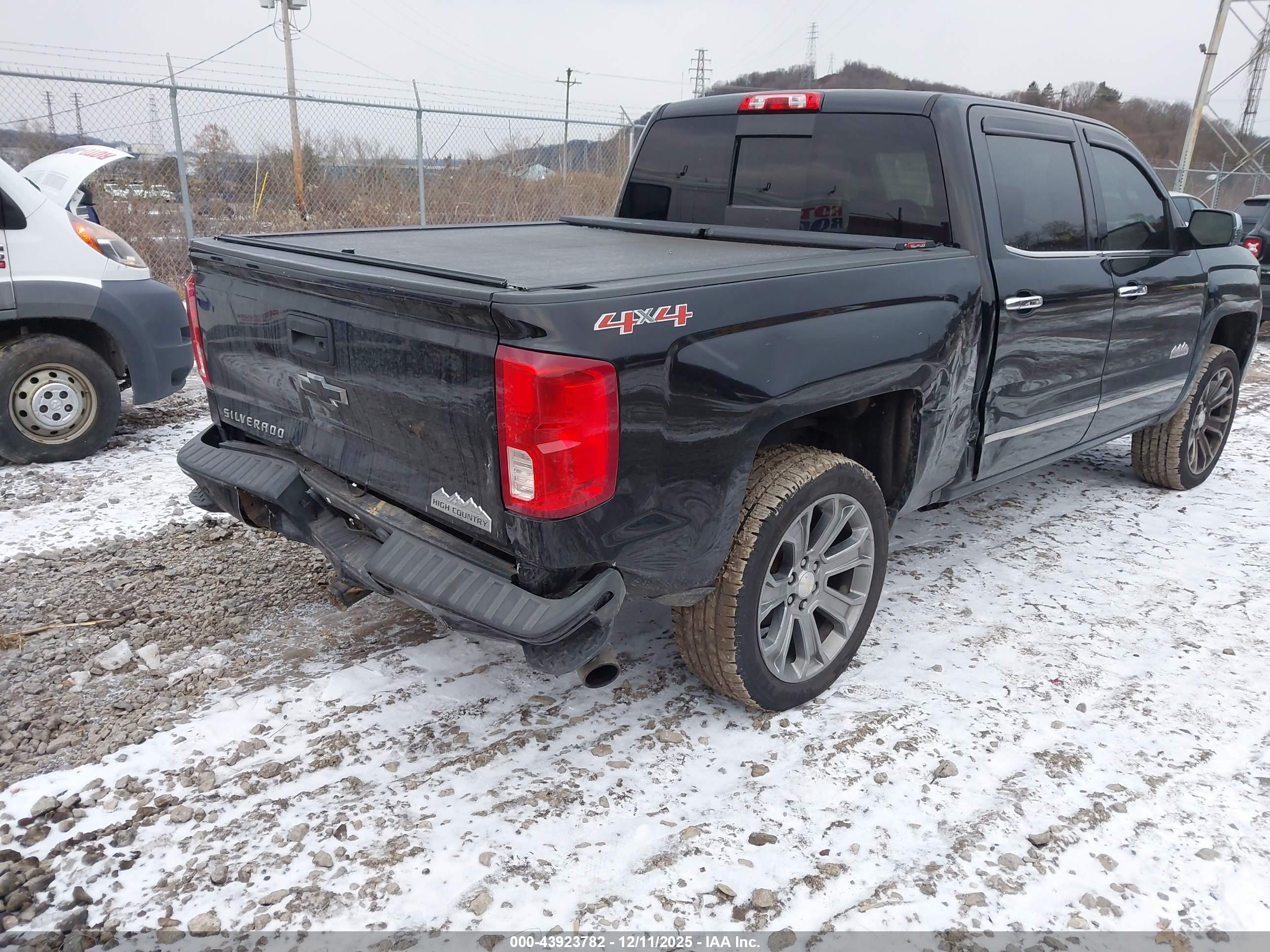 CHEVROLET SILVERADO image 6