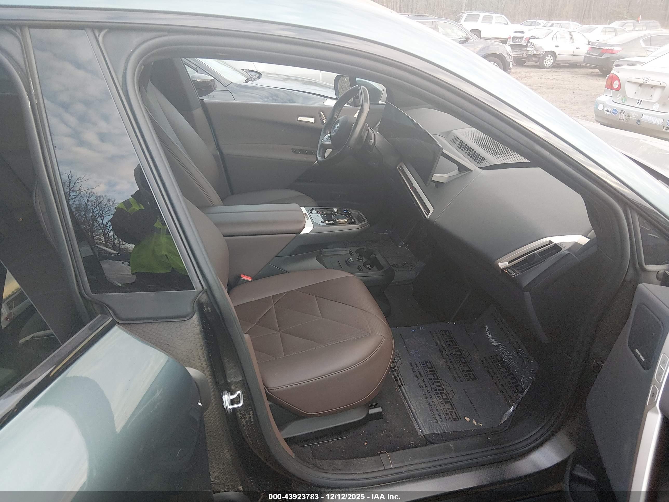 BMW IX image 5