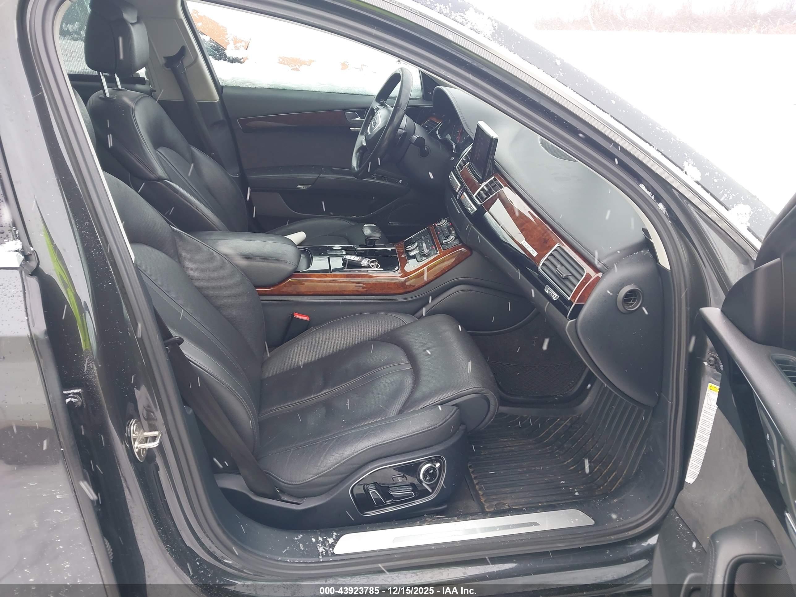 AUDI A8 image 5