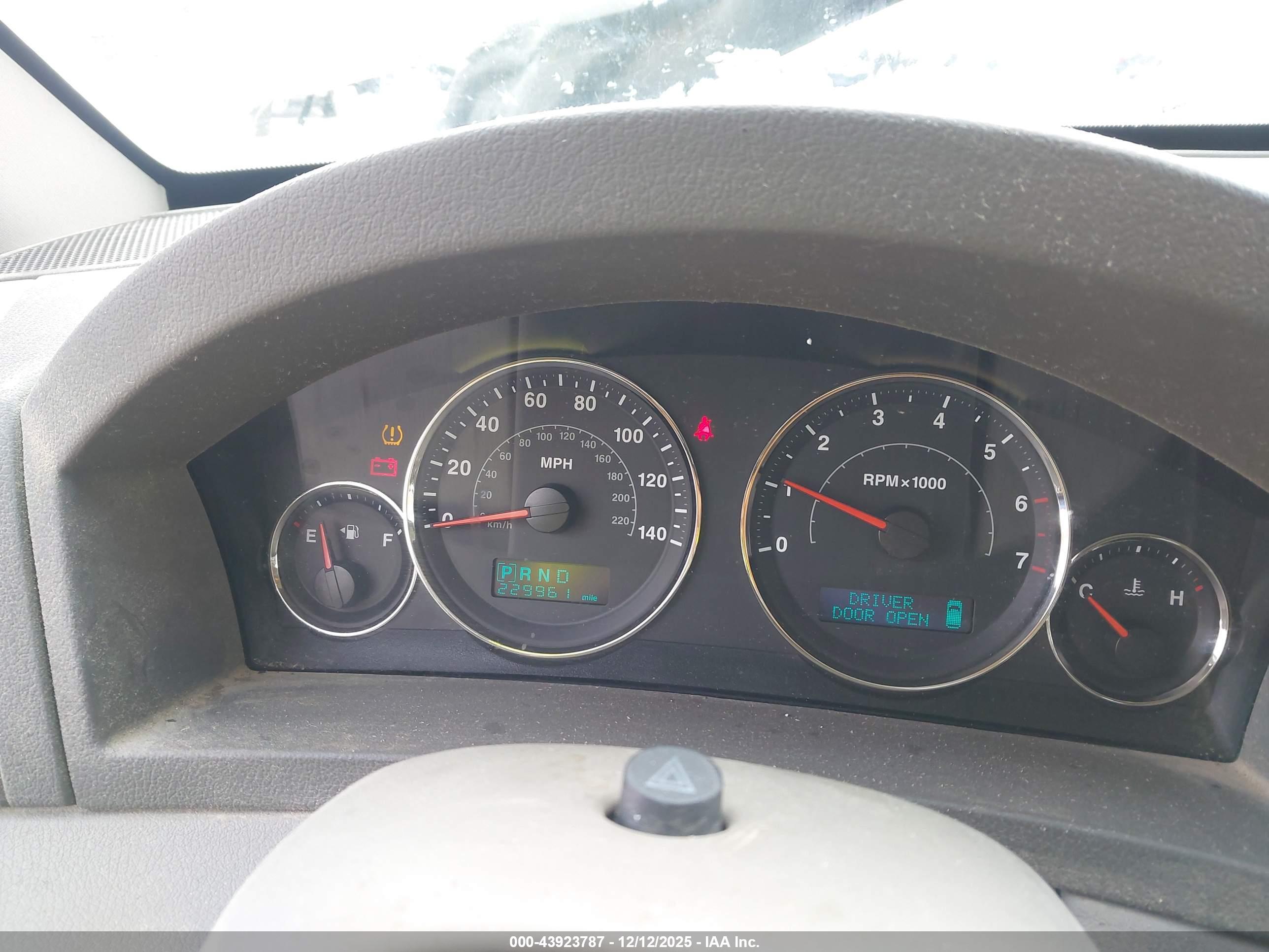 JEEP GRAND image 7